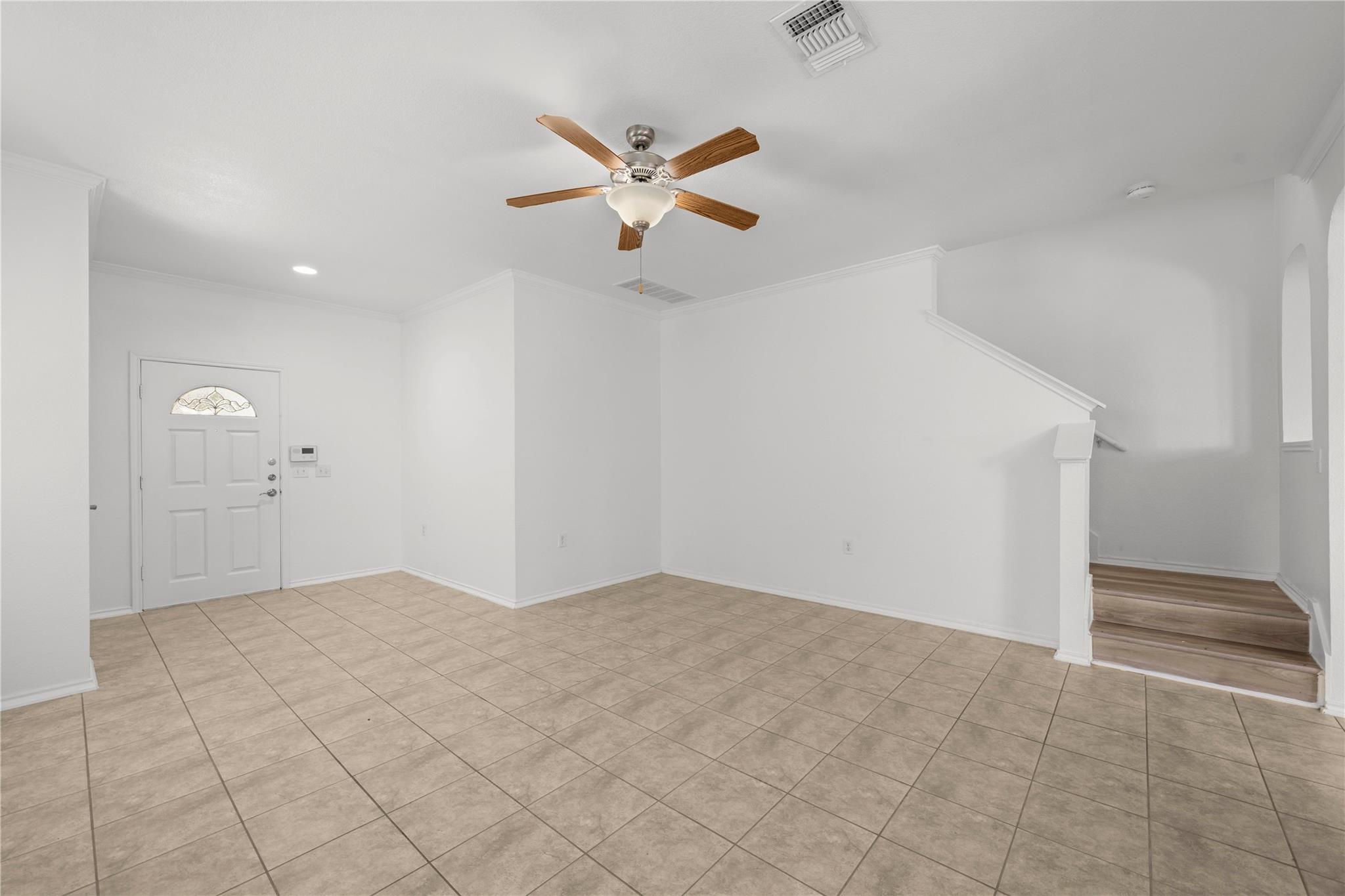 10909 Helms Deep Dr Property Photo 4