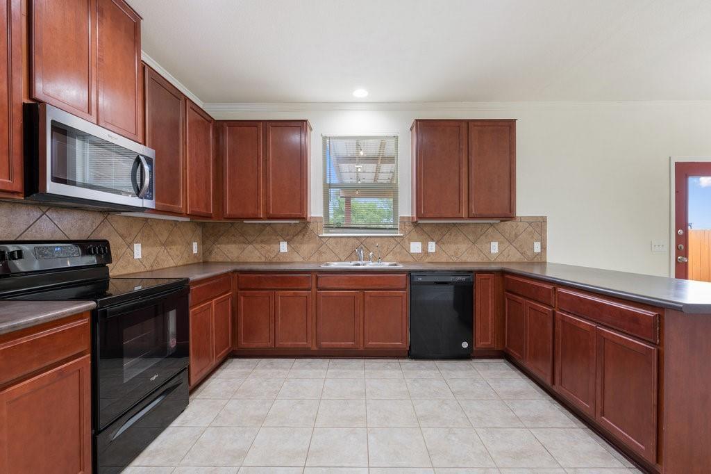 10909 Helms Deep Dr Property Photo 11