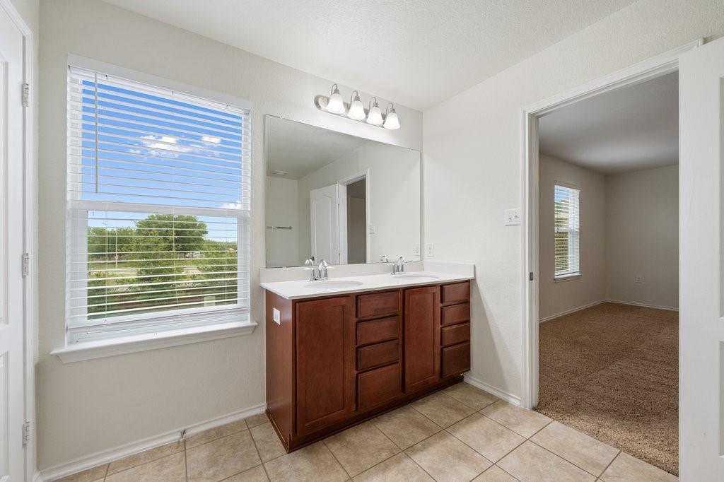 10909 Helms Deep Dr Property Photo 20