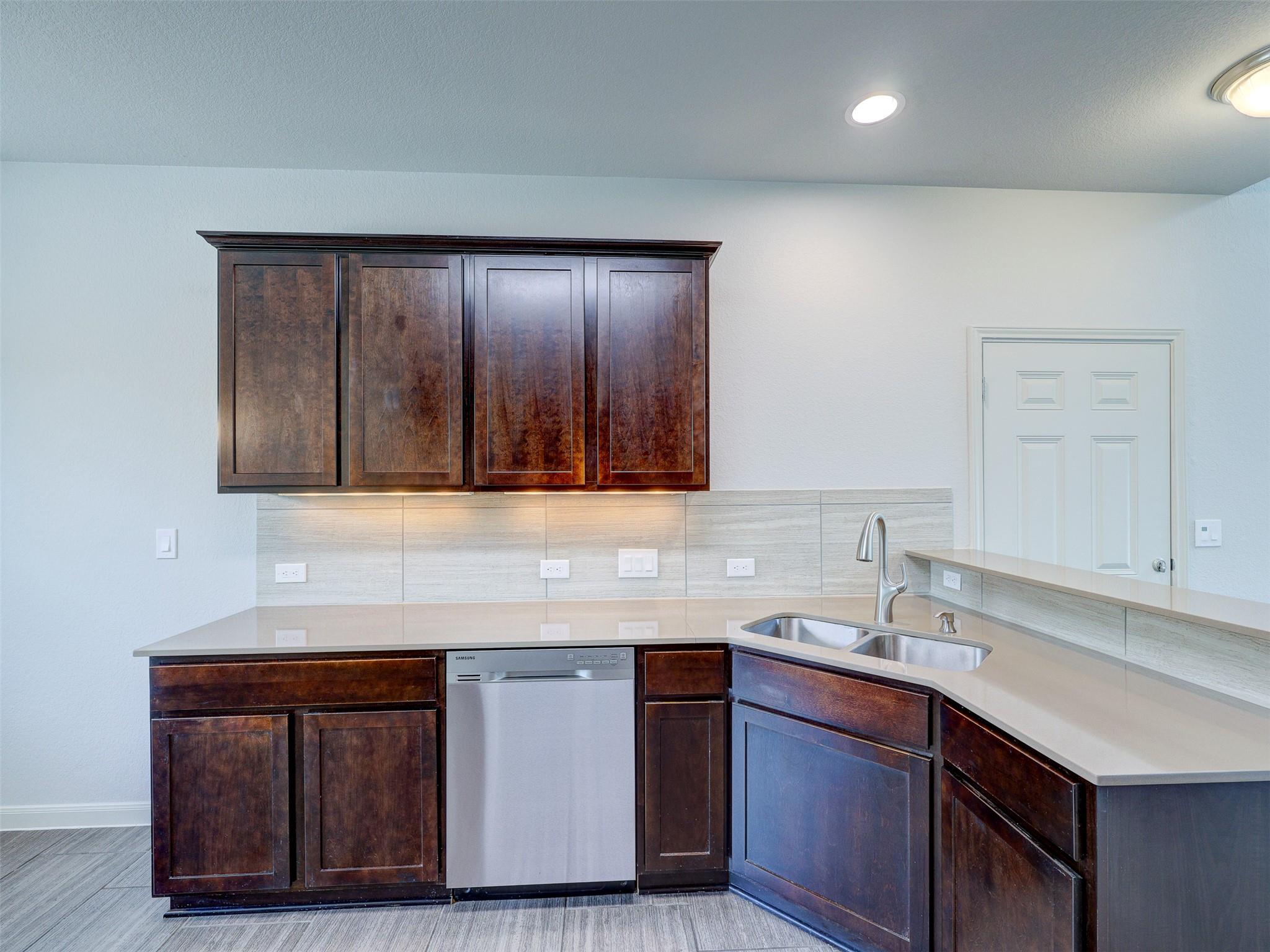 1620 Bryant Dr #2101 Property Photo 8