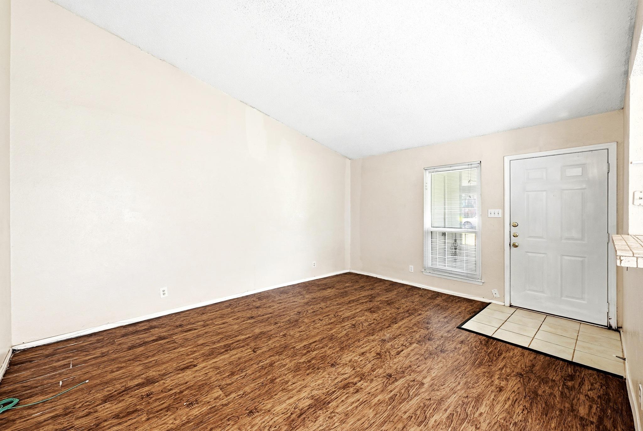 10604 Lanshire Dr #a Property Photo 4