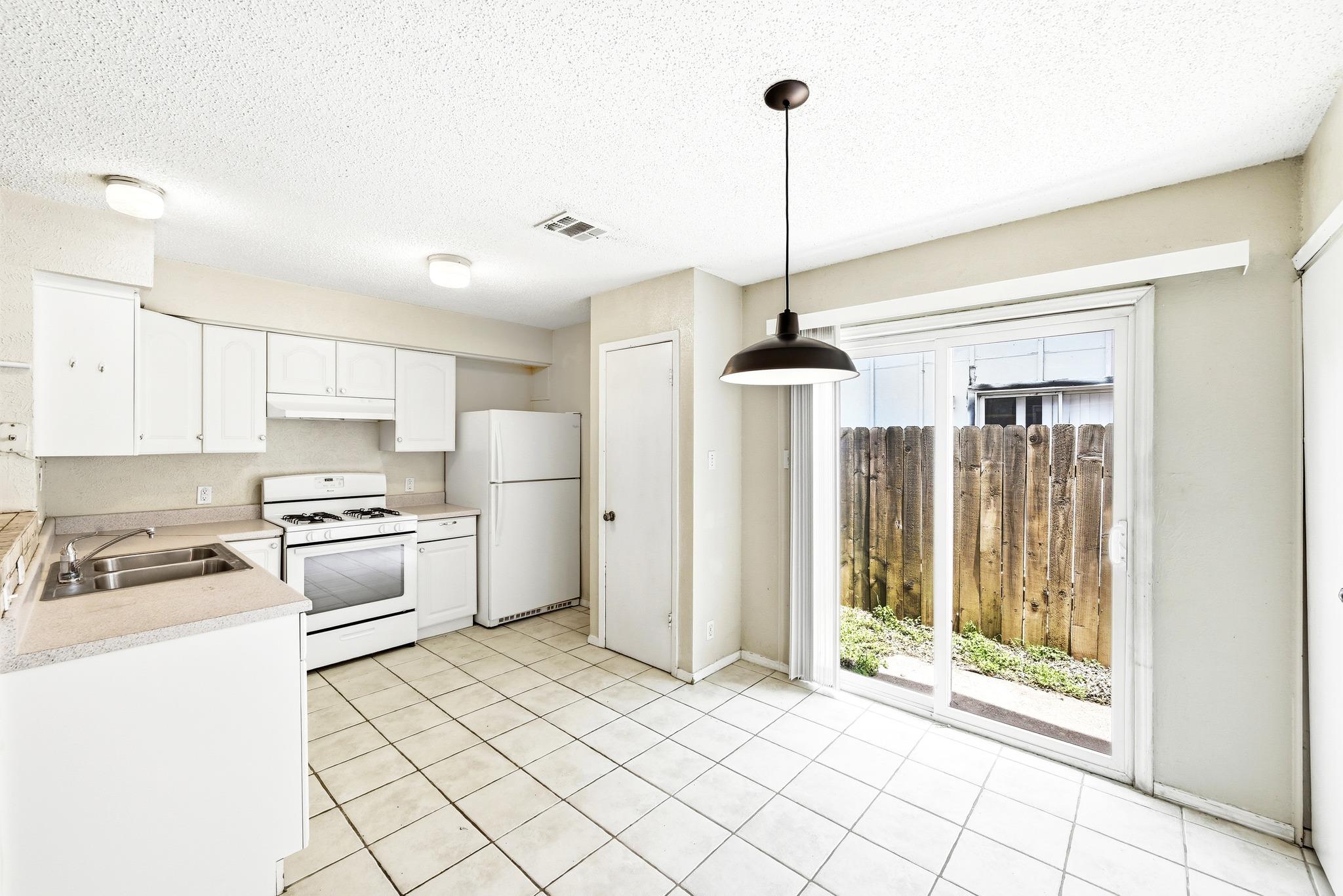 10604 Lanshire Dr #a Property Photo 6