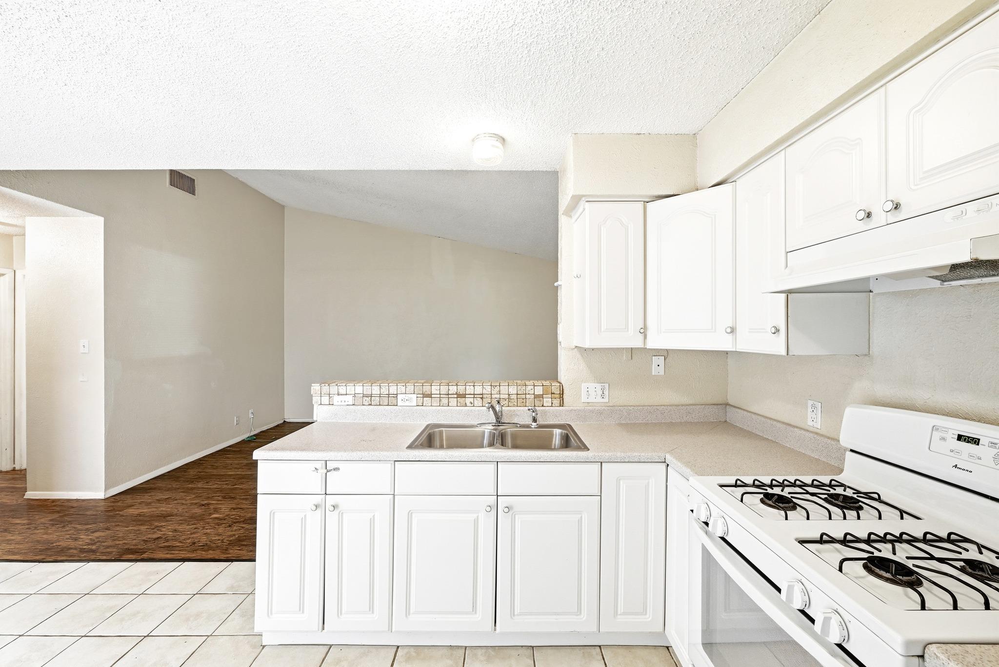 10604 Lanshire Dr #a Property Photo 7