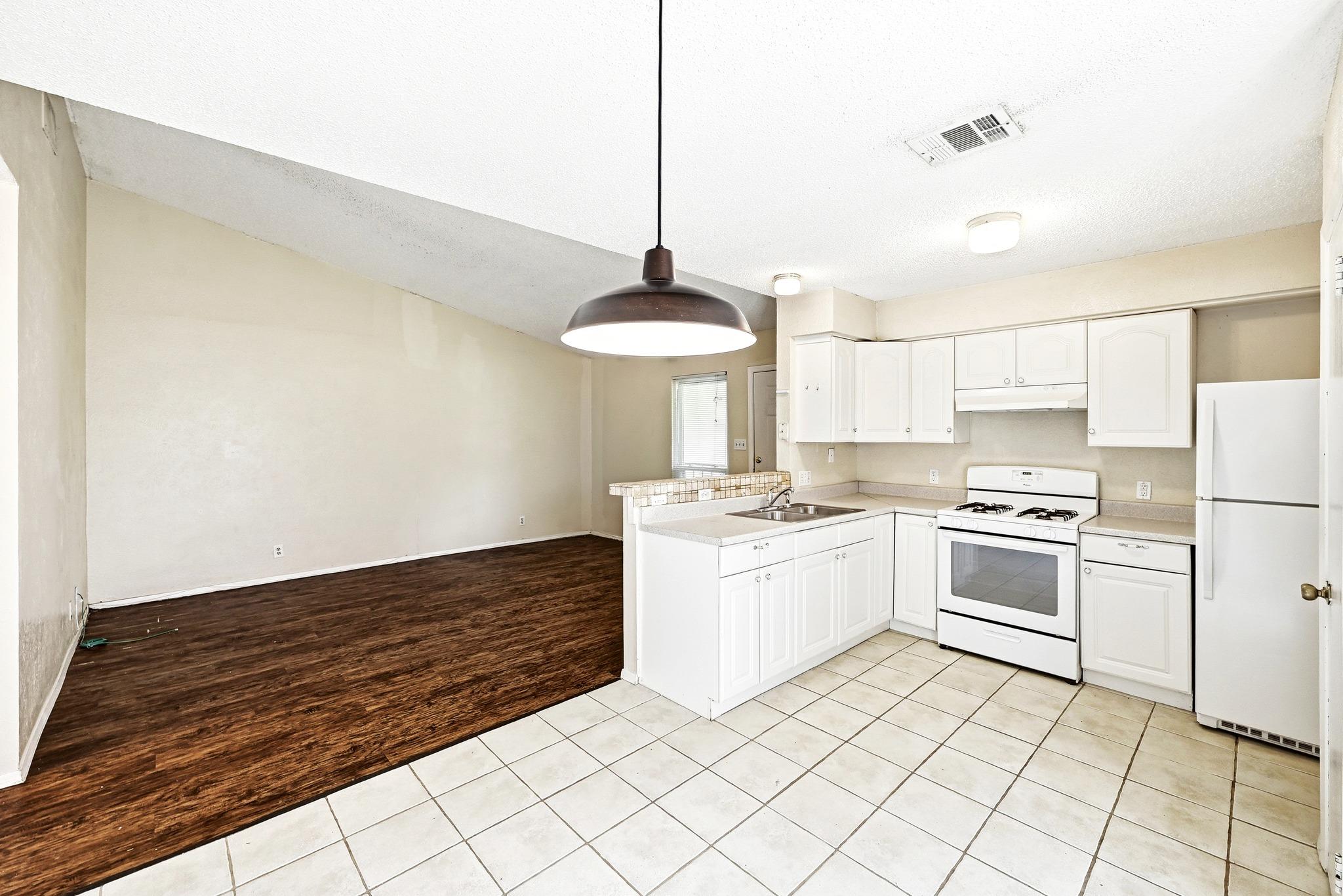 10604 Lanshire Dr #a Property Photo 9