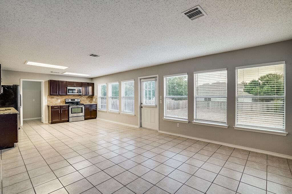 1001 Howell Terrace Pl Property Photo 6