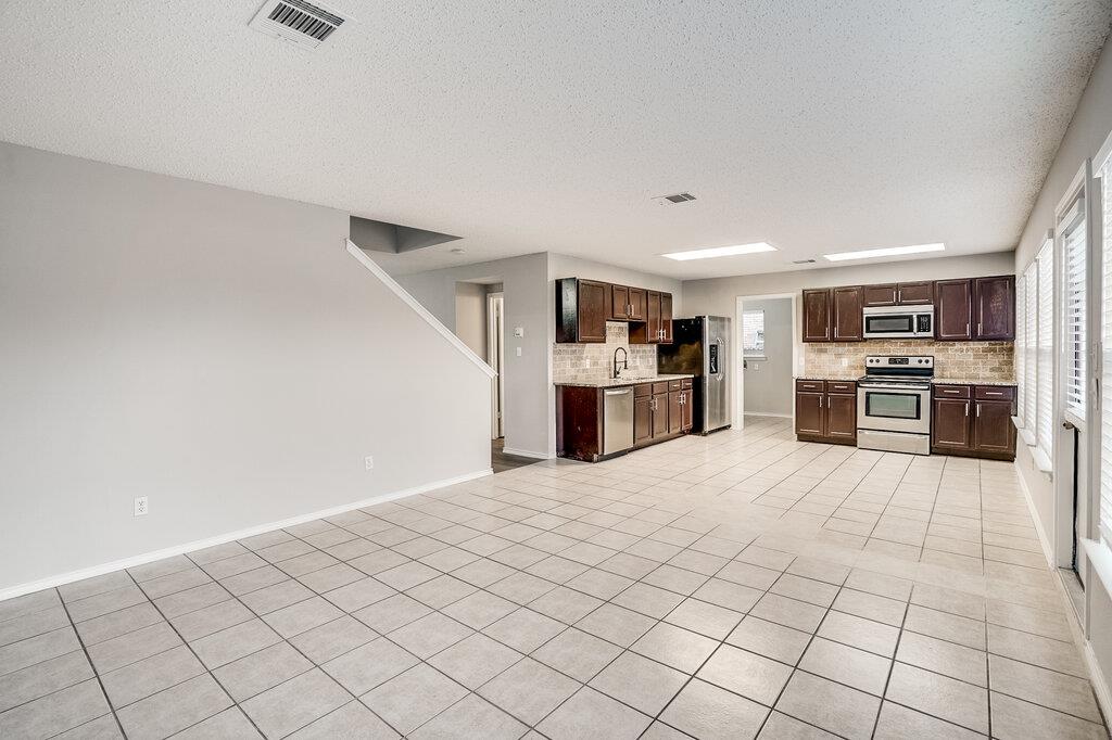 1001 Howell Terrace Pl Property Photo 7