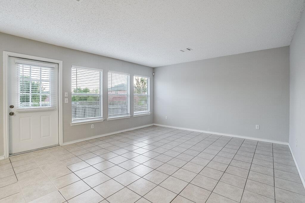 1001 Howell Terrace Pl Property Photo 9