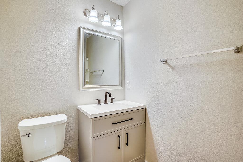 1001 Howell Terrace Pl Property Photo 11