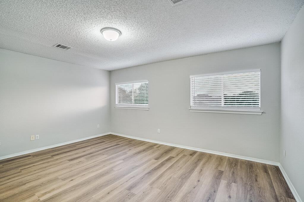 1001 Howell Terrace Pl Property Photo 12