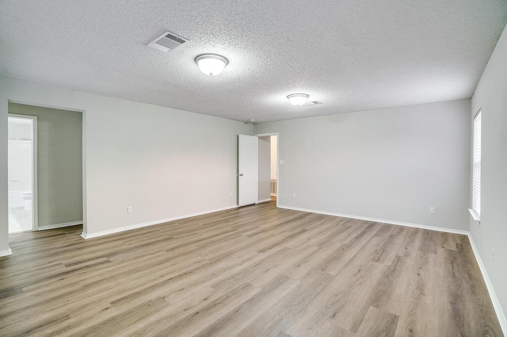 1001 Howell Terrace Pl Property Photo 13