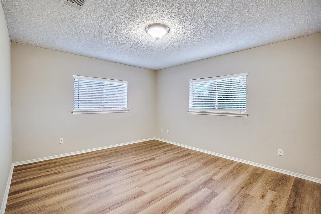1001 Howell Terrace Pl Property Photo 15