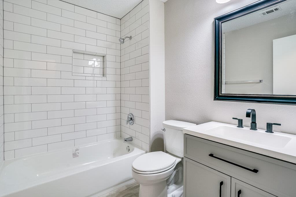 1001 Howell Terrace Pl Property Photo 16