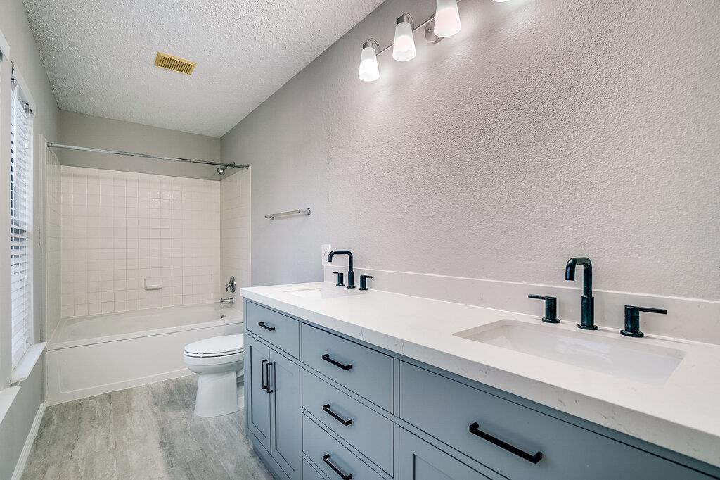 1001 Howell Terrace Pl Property Photo 19