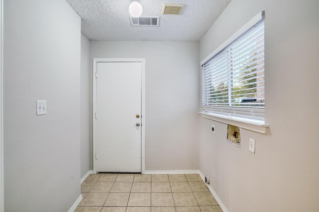 1001 Howell Terrace Pl Property Photo 20