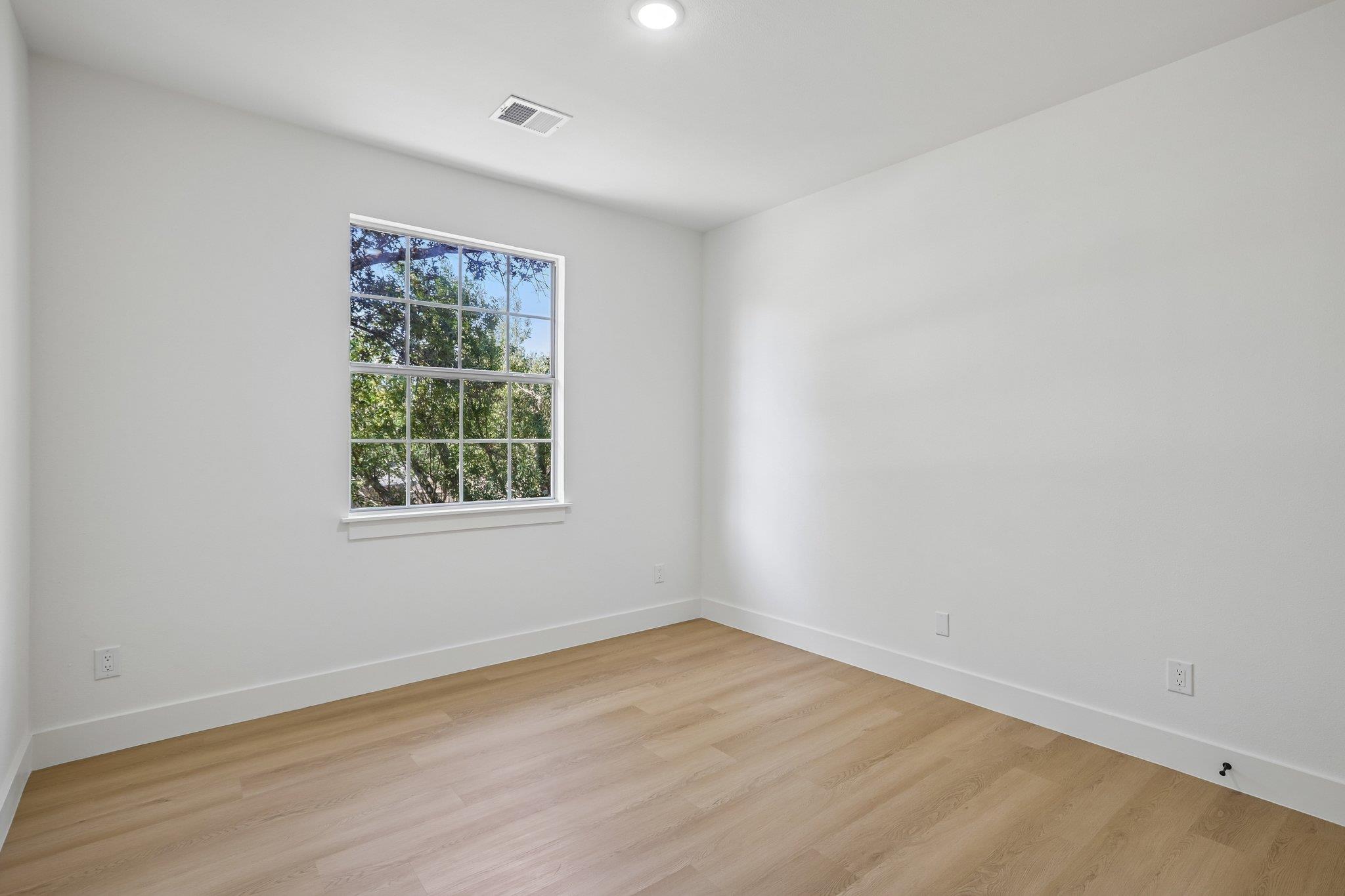 16300 Suzi Cv Property Photo 25
