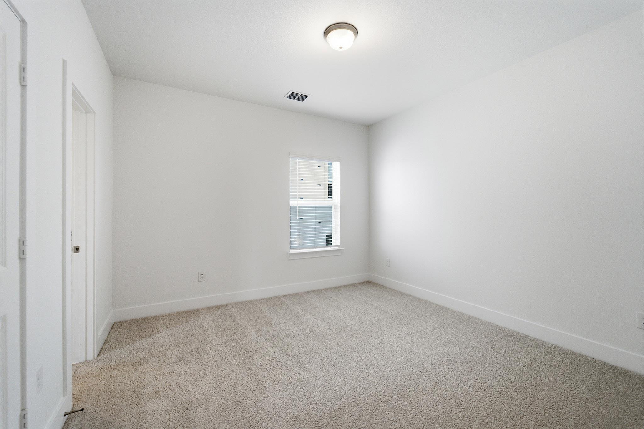 301 Ginger St Property Photo 32
