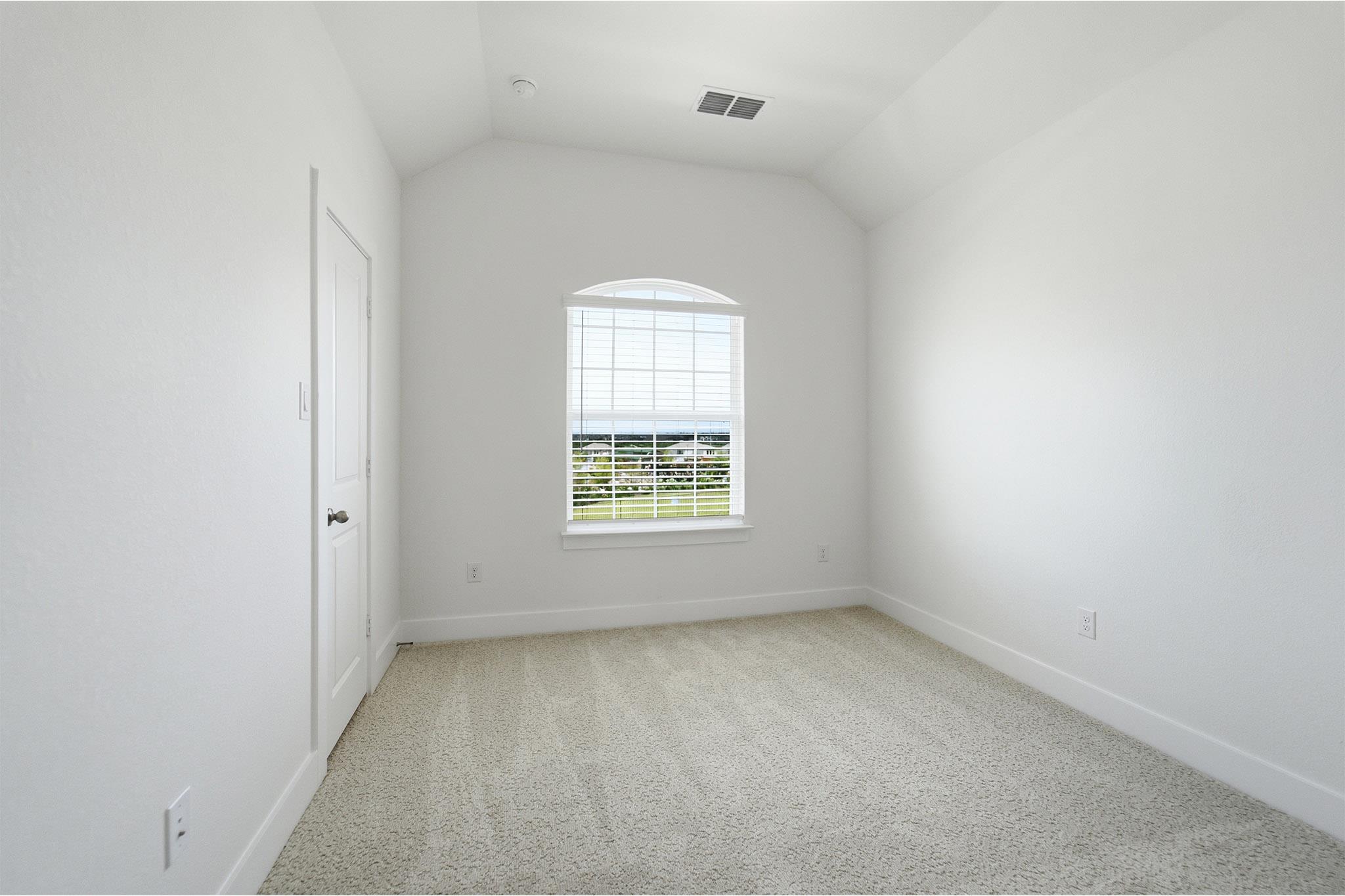 301 Ginger St Property Photo 34