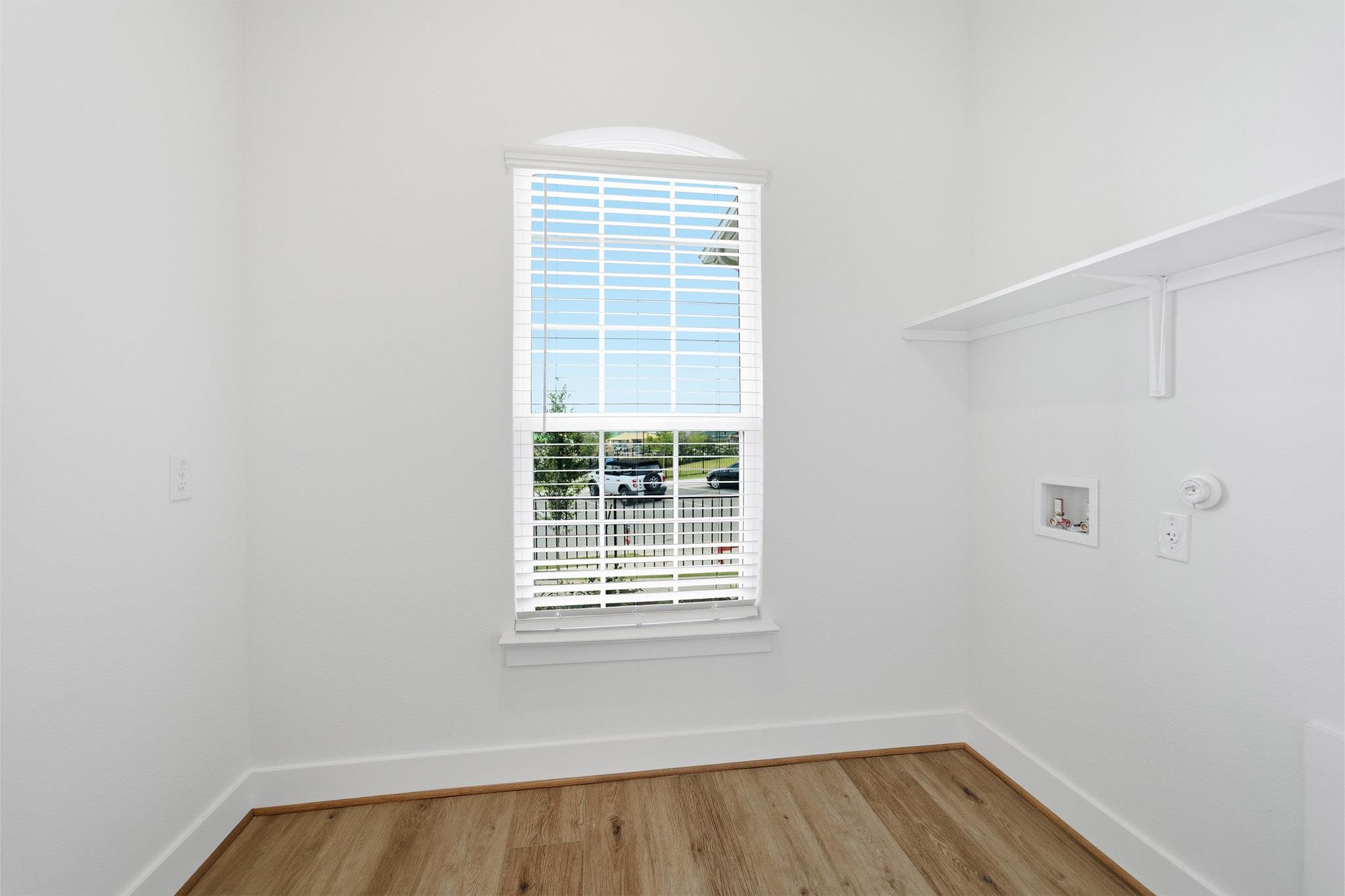 301 Ginger St Property Photo 38