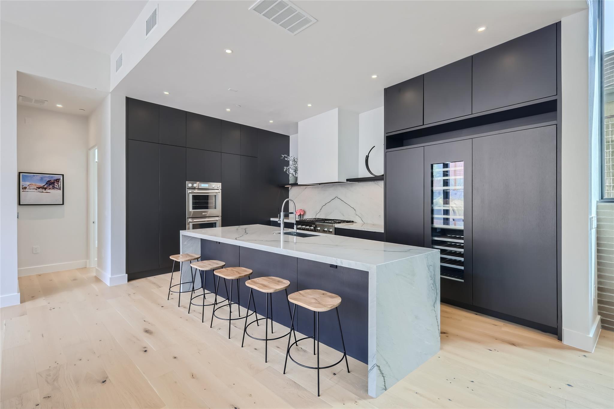 1315 W 9th St #b Property Photo 12