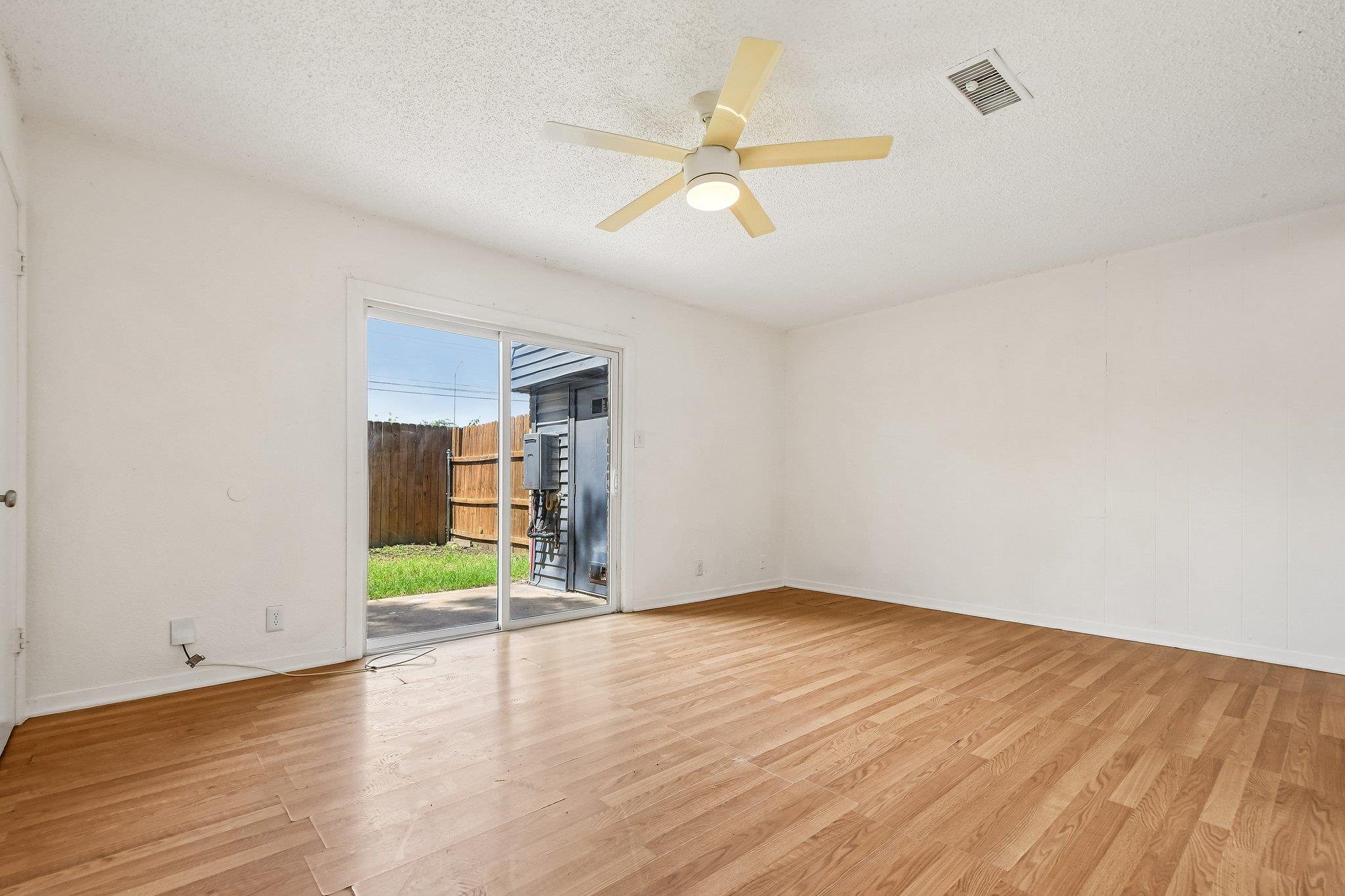 2301 Mission Hill Dr #104 Property Photo 4