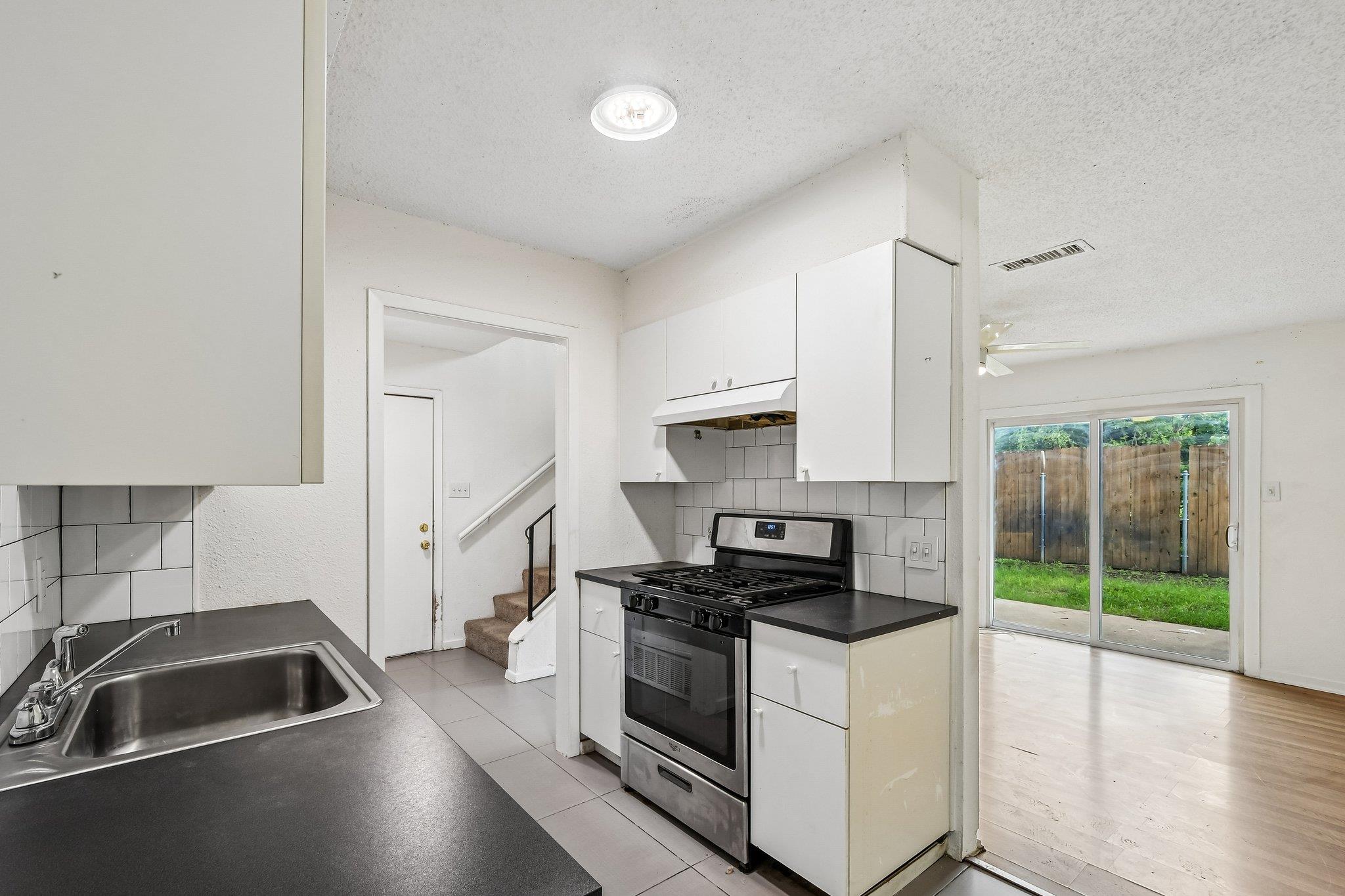 2301 Mission Hill Dr #104 Property Photo 11