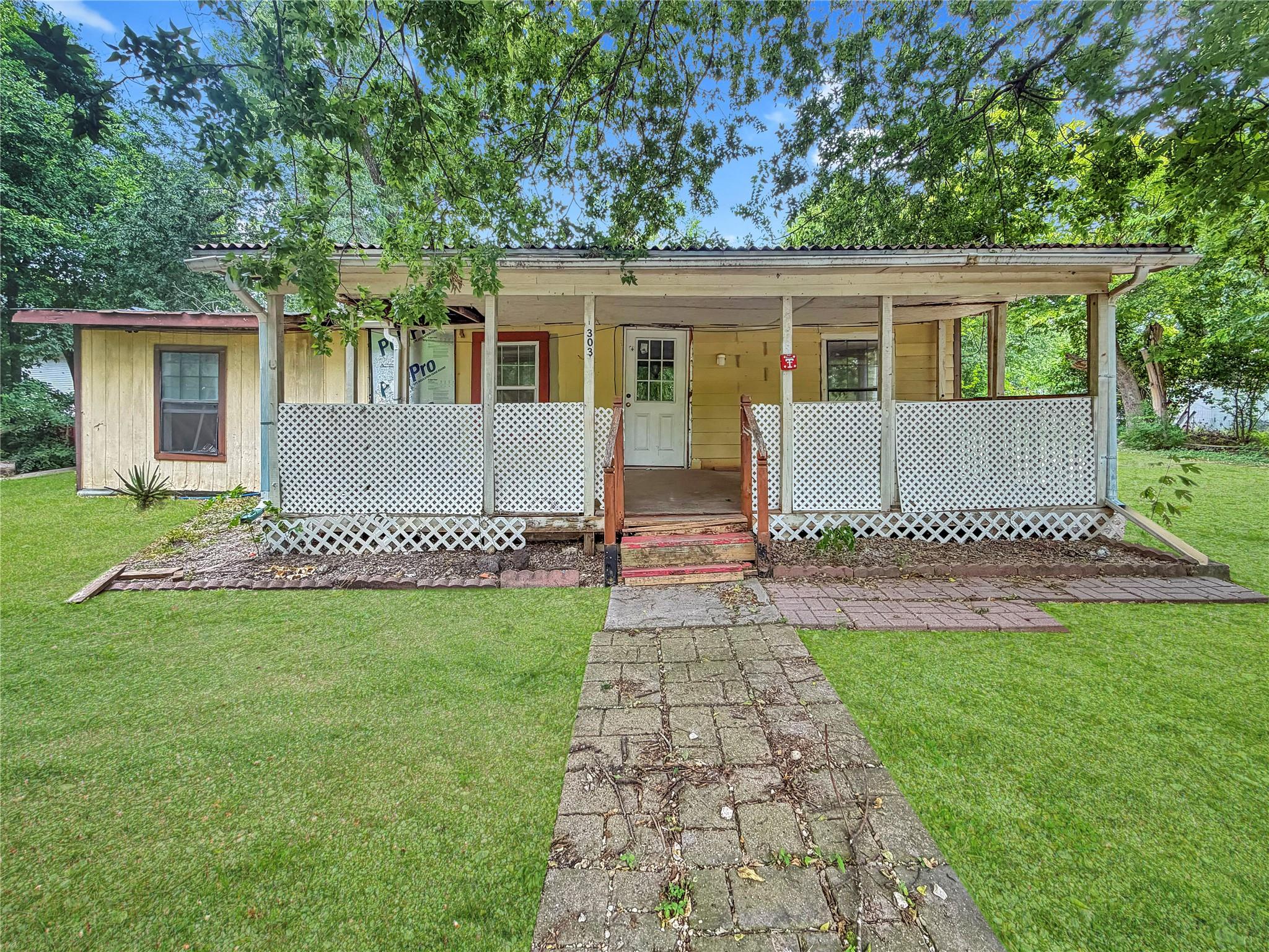303 N Lexington St Property Photo 1