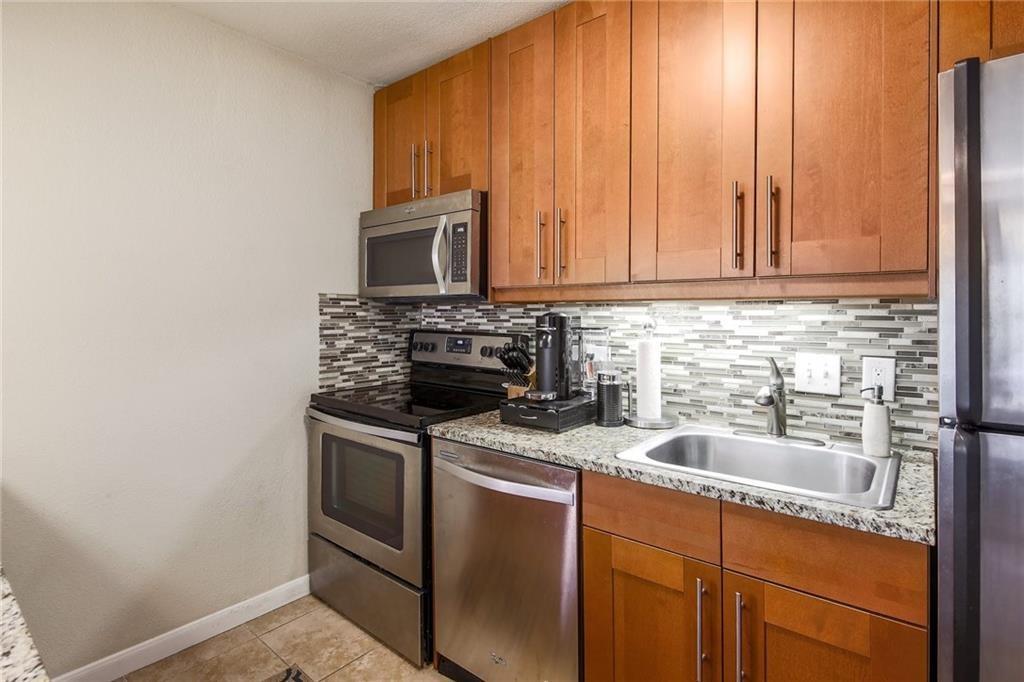 7685 Northcross Dr #125 Property Photo 10
