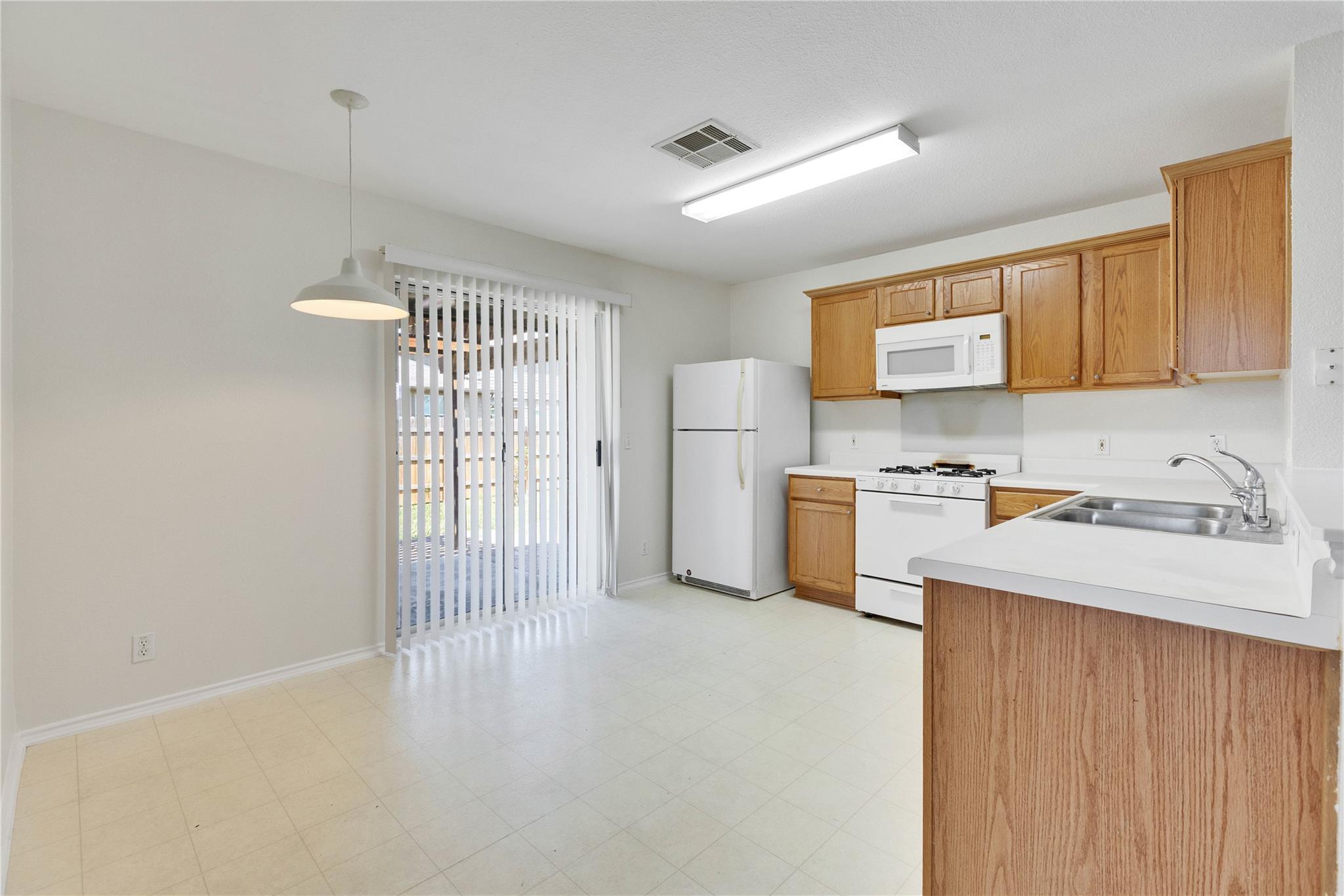 14418 Pebble Run Path Property Photo 7