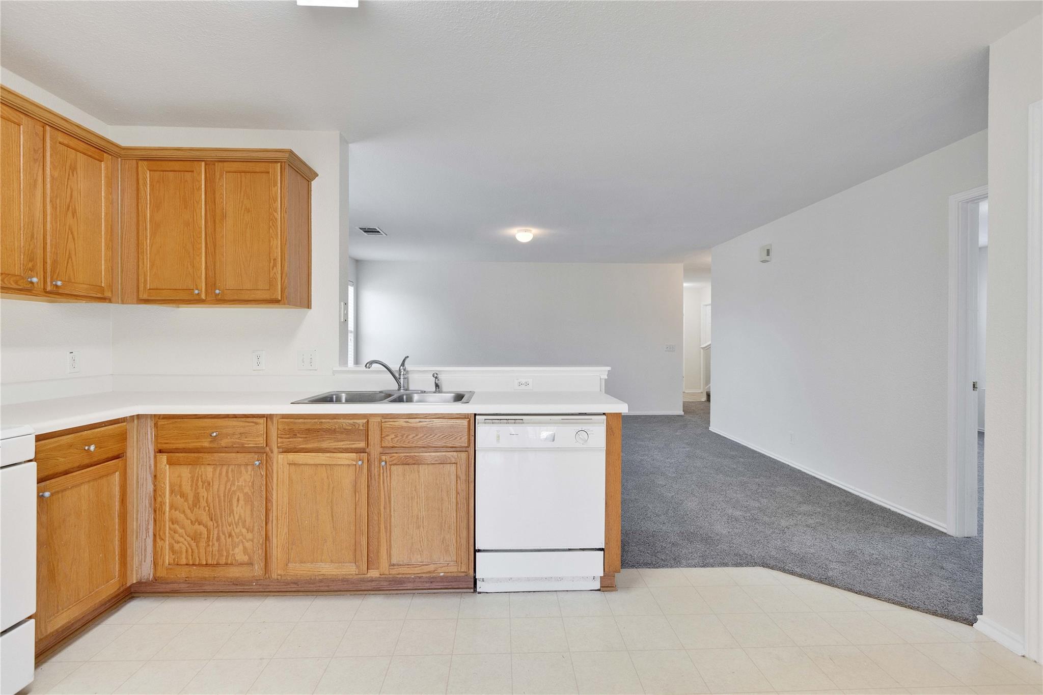 14418 Pebble Run Path Property Photo 8
