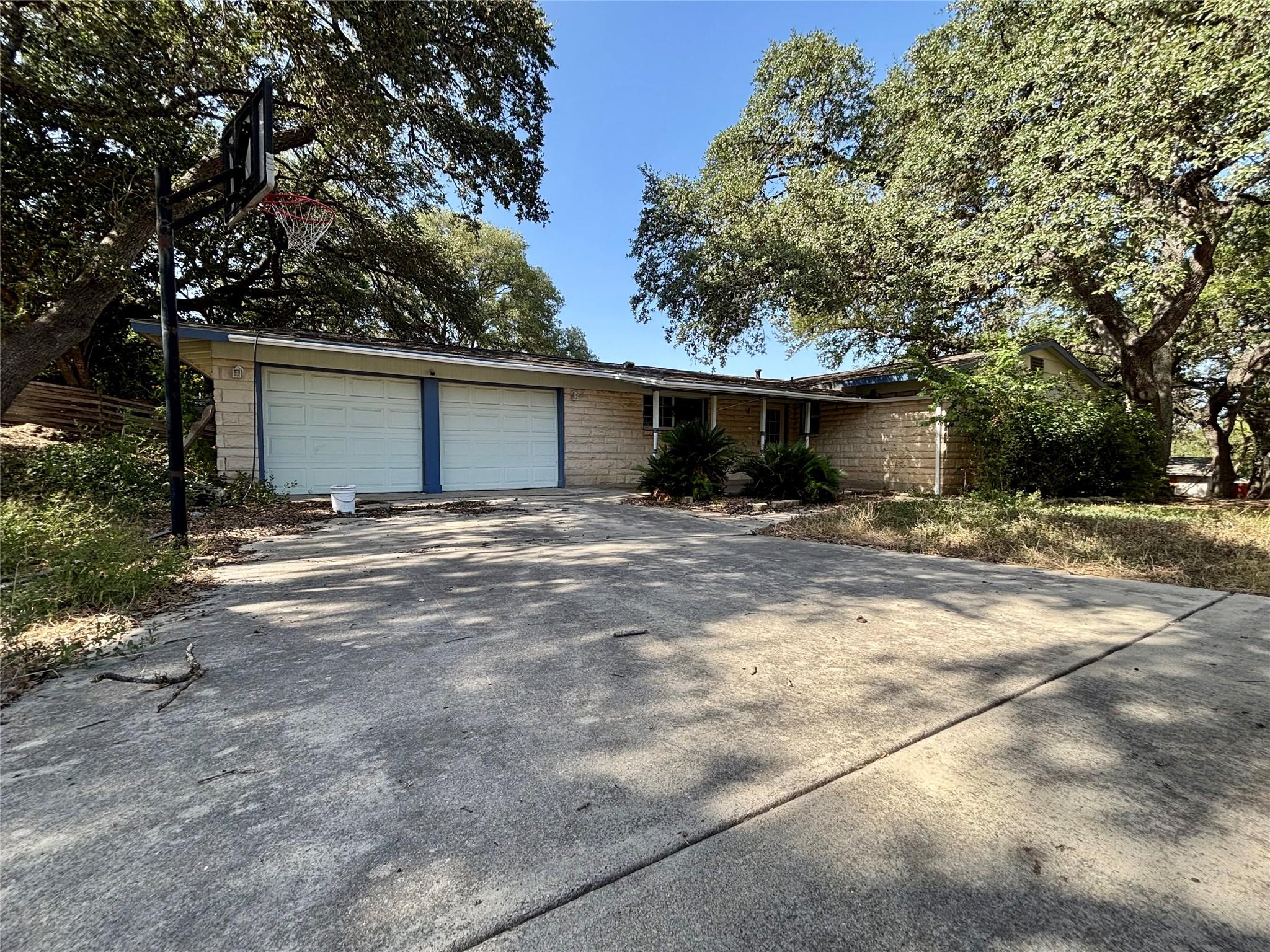 105 Kimberly Dr Property Photo 1
