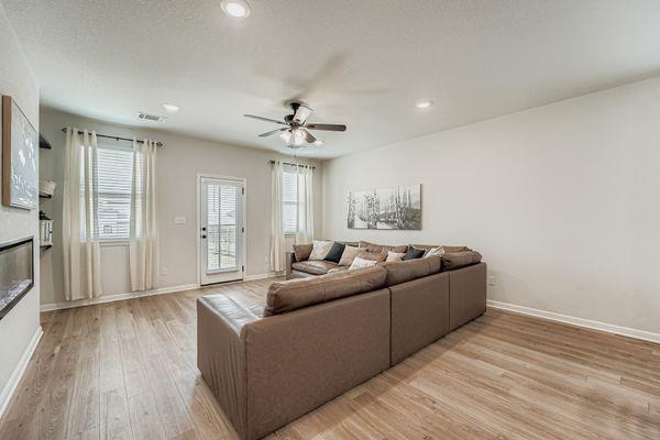 148 Gullivers Dr Property Photo 4