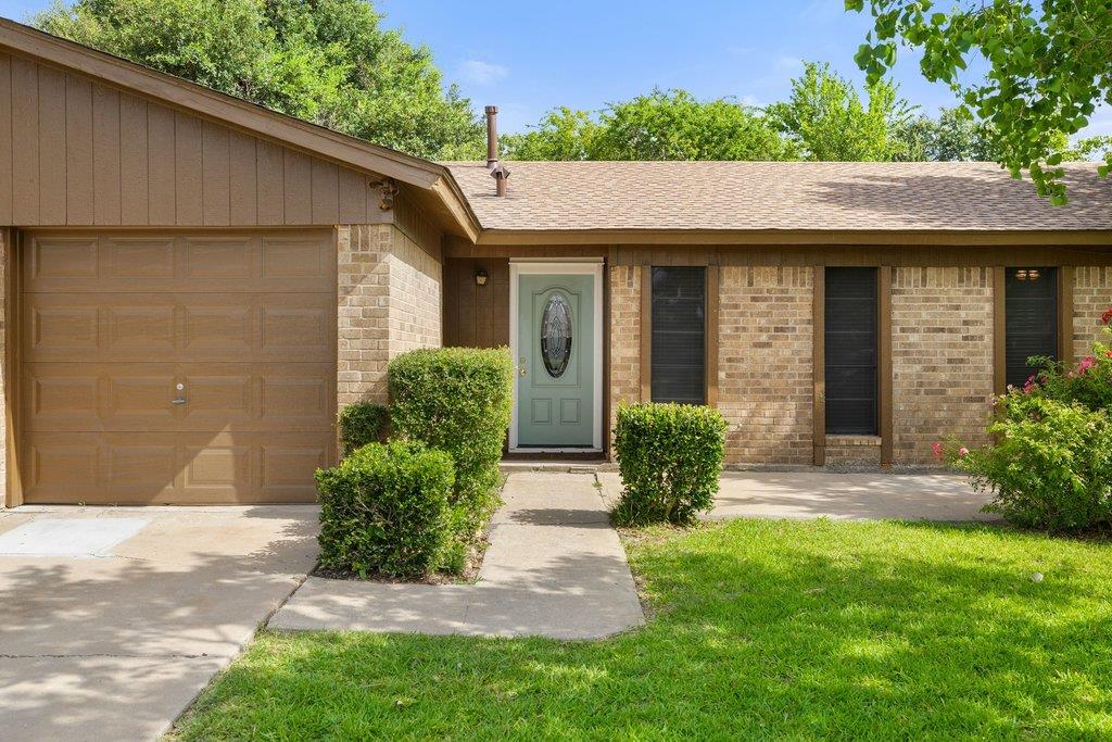 704 Brookwood Cir Property Photo 1