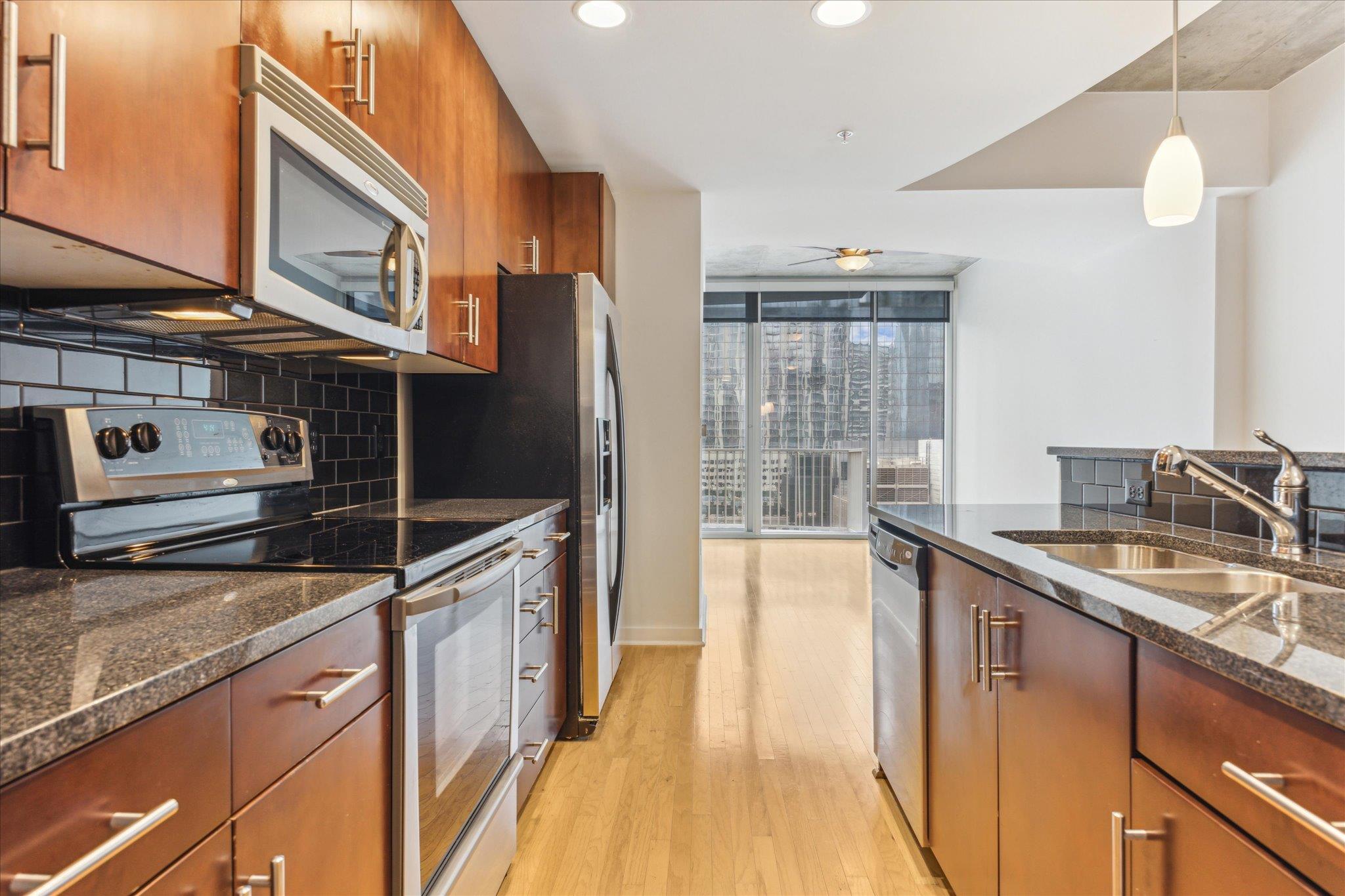 360 Nueces ST 1013
