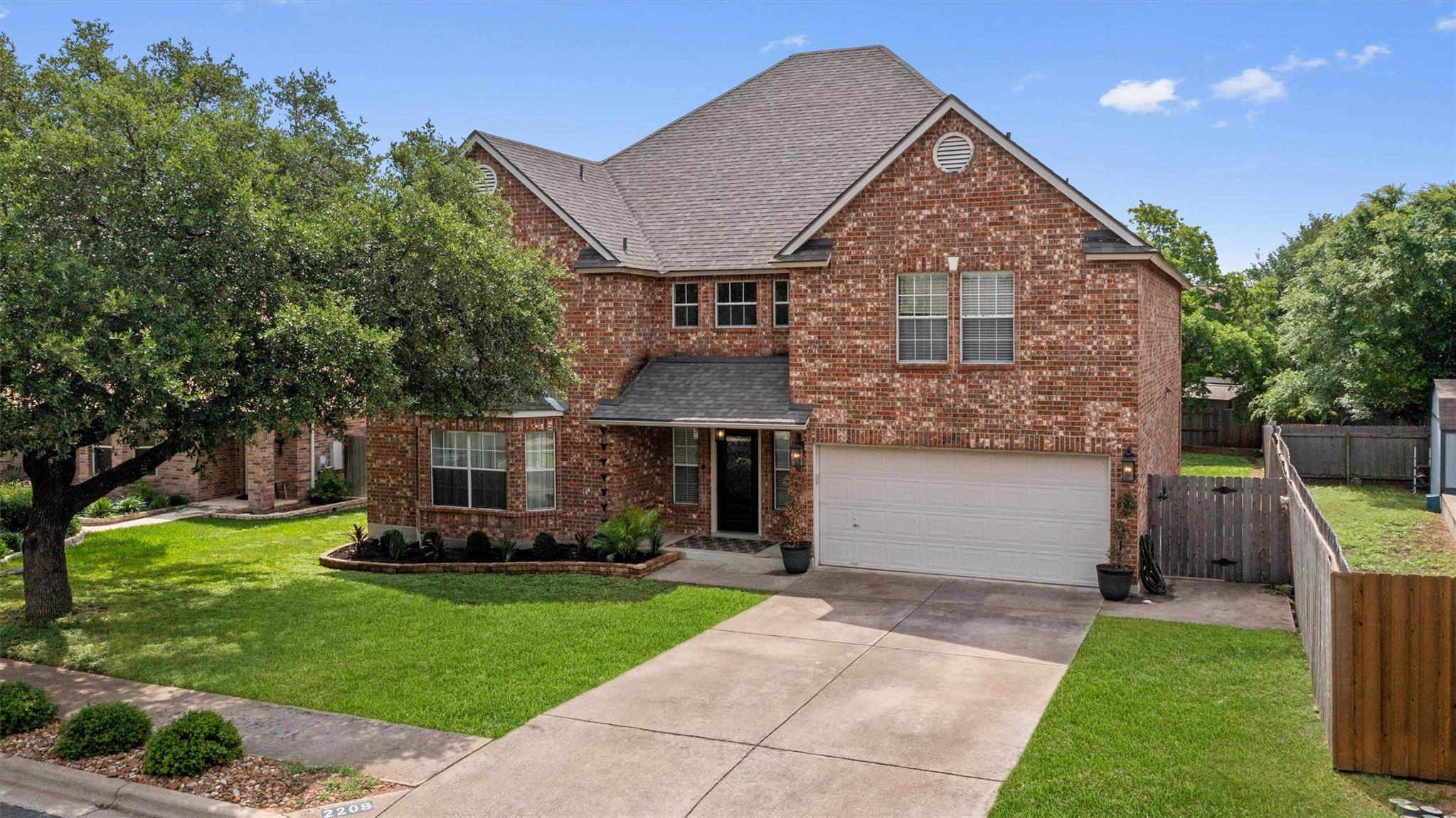 2208 Little Tree Bnd Property Photo
