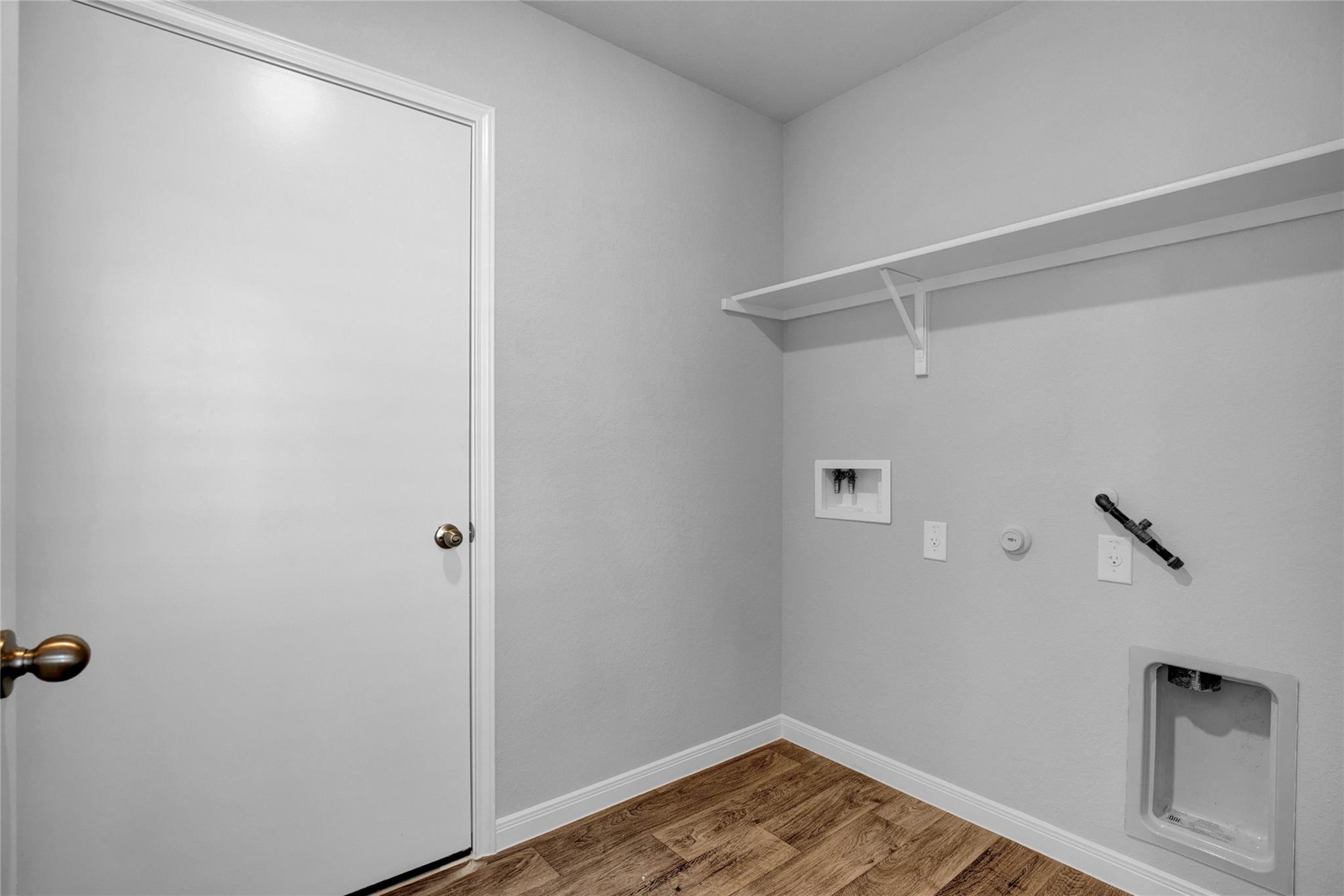 382 Morning Glory Loop Property Photo 5