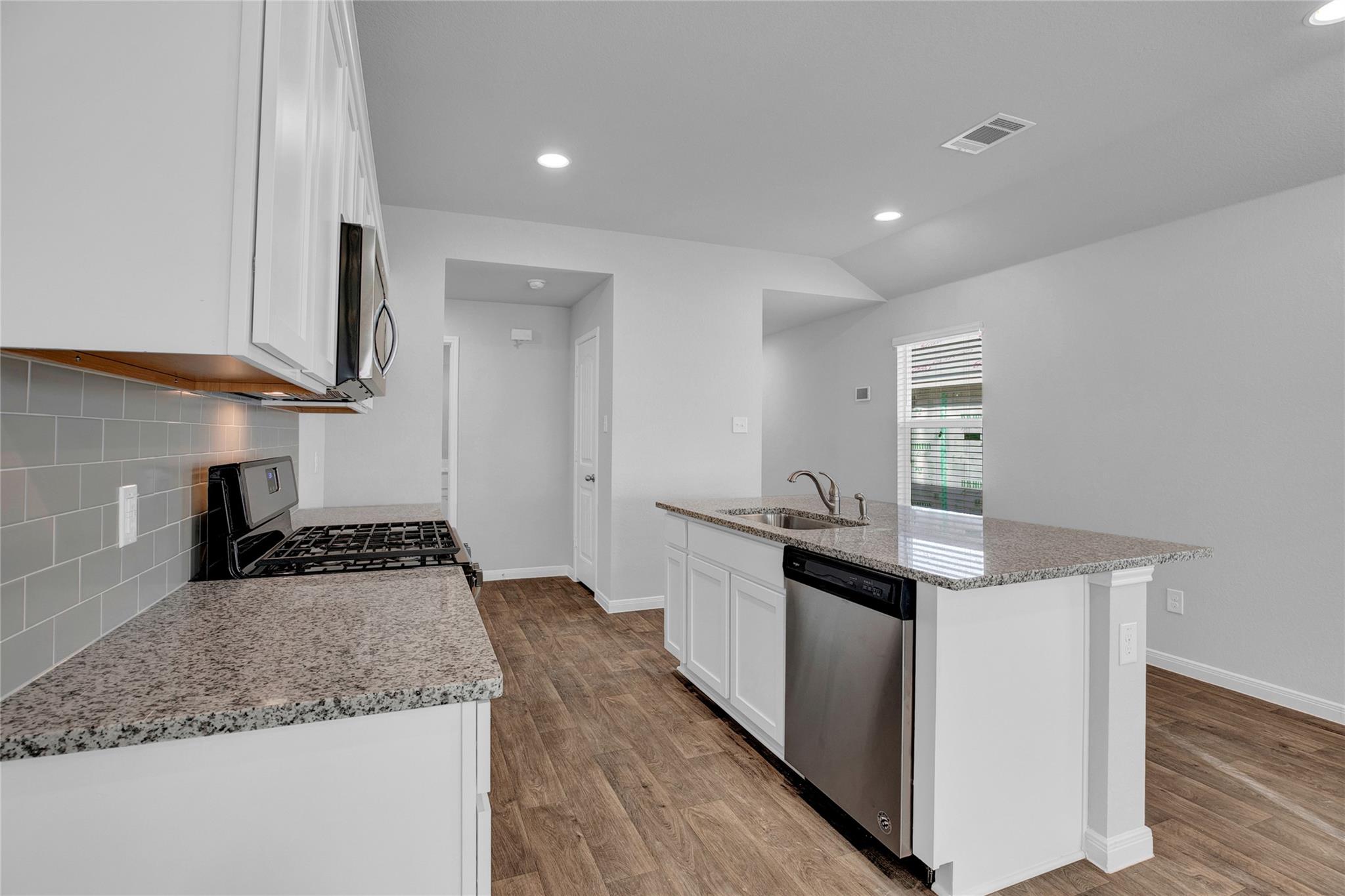 382 Morning Glory Loop Property Photo 9