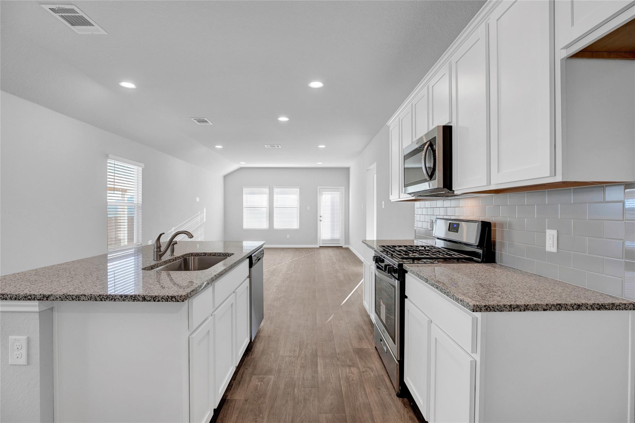 382 Morning Glory Loop Property Photo 10