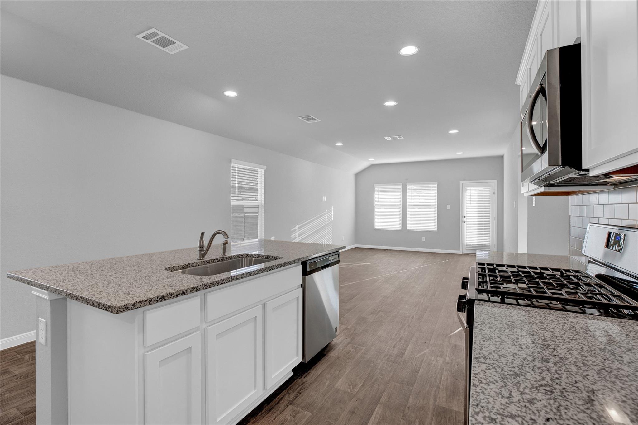 382 Morning Glory Loop Property Photo 11