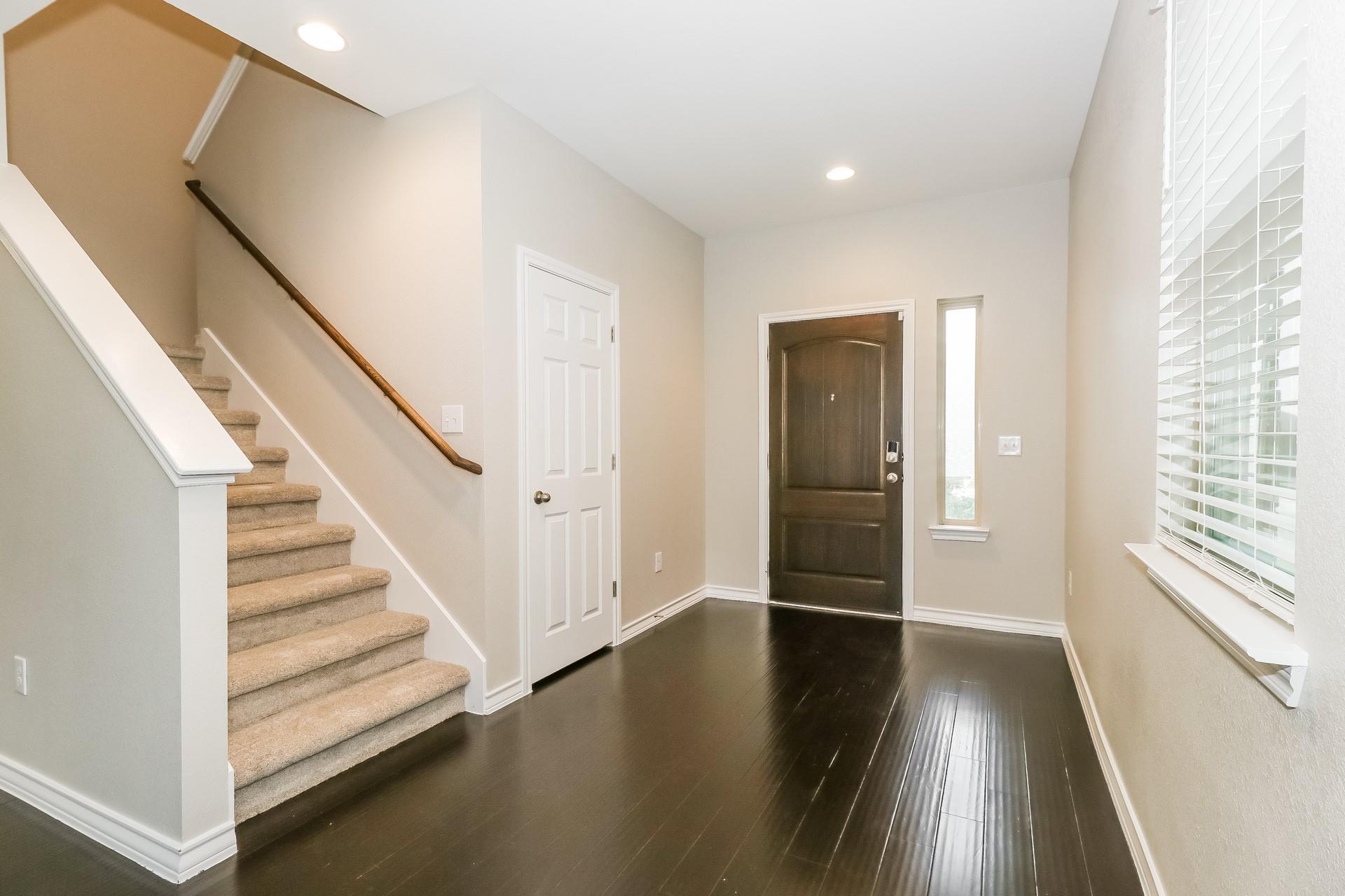 7609 Saginaw Dr Property Photo 3
