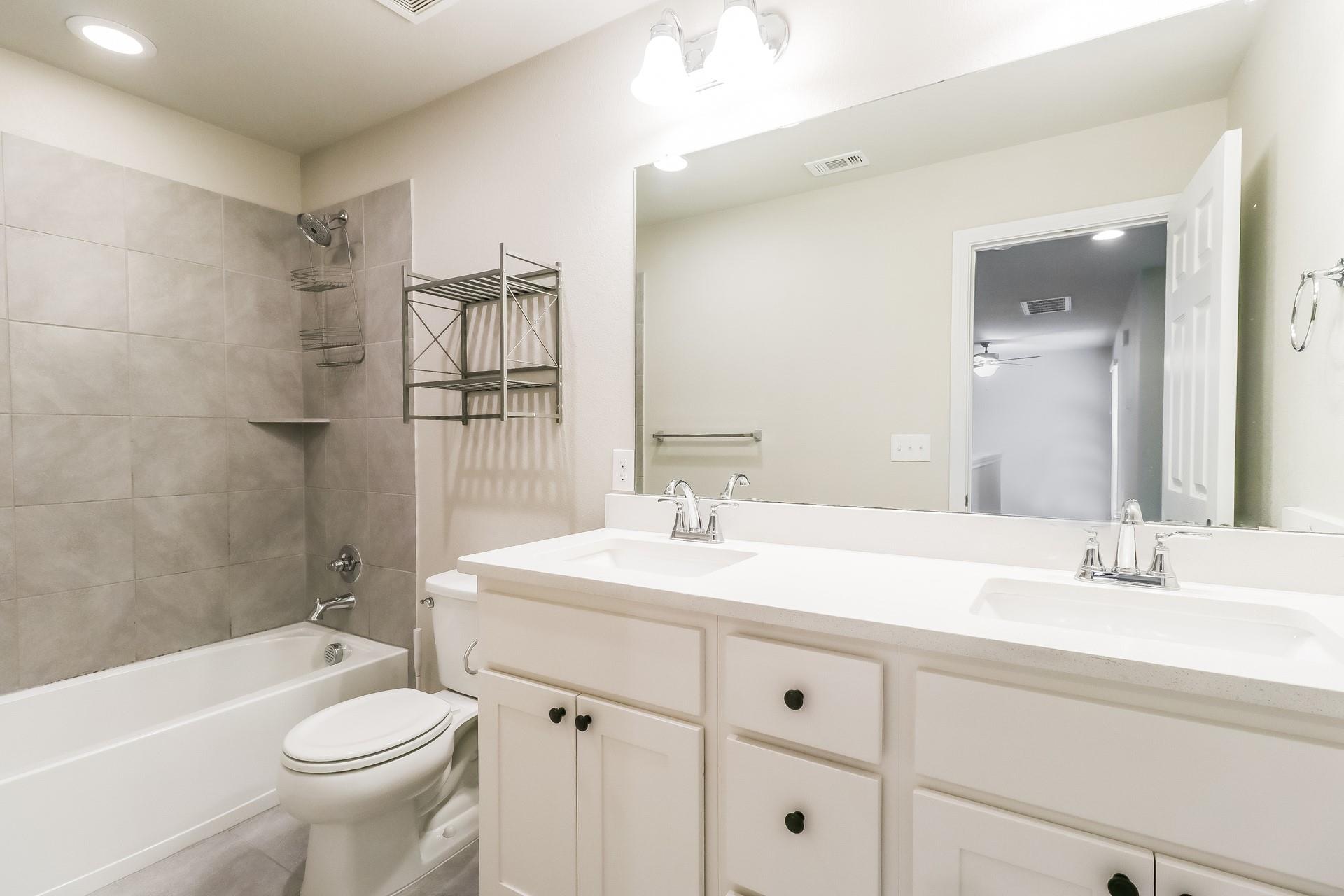 7609 Saginaw Dr Property Photo 21