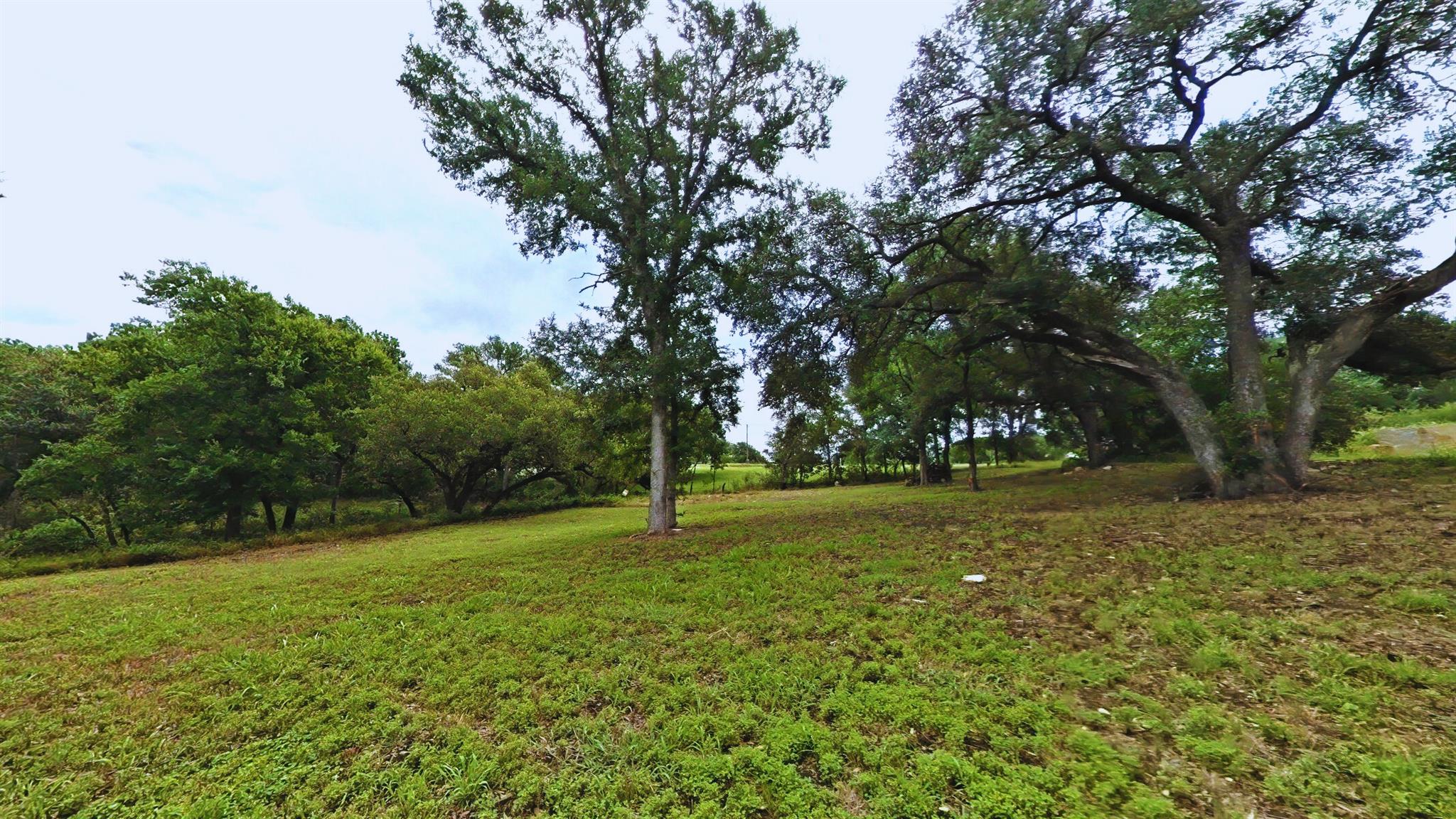654 Creekside Dr Property Photo 5