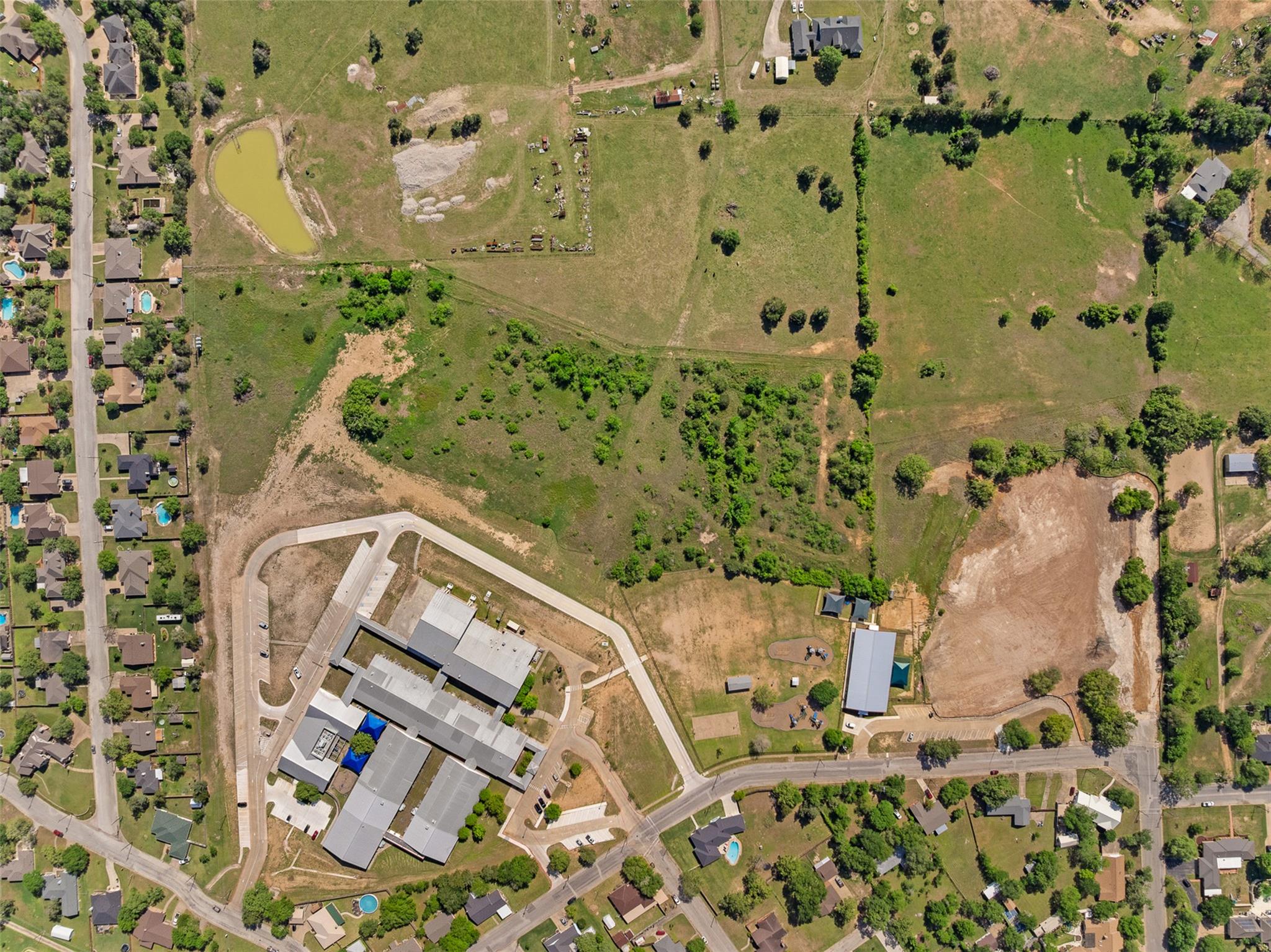 1010 E Industry St Property Photo 7