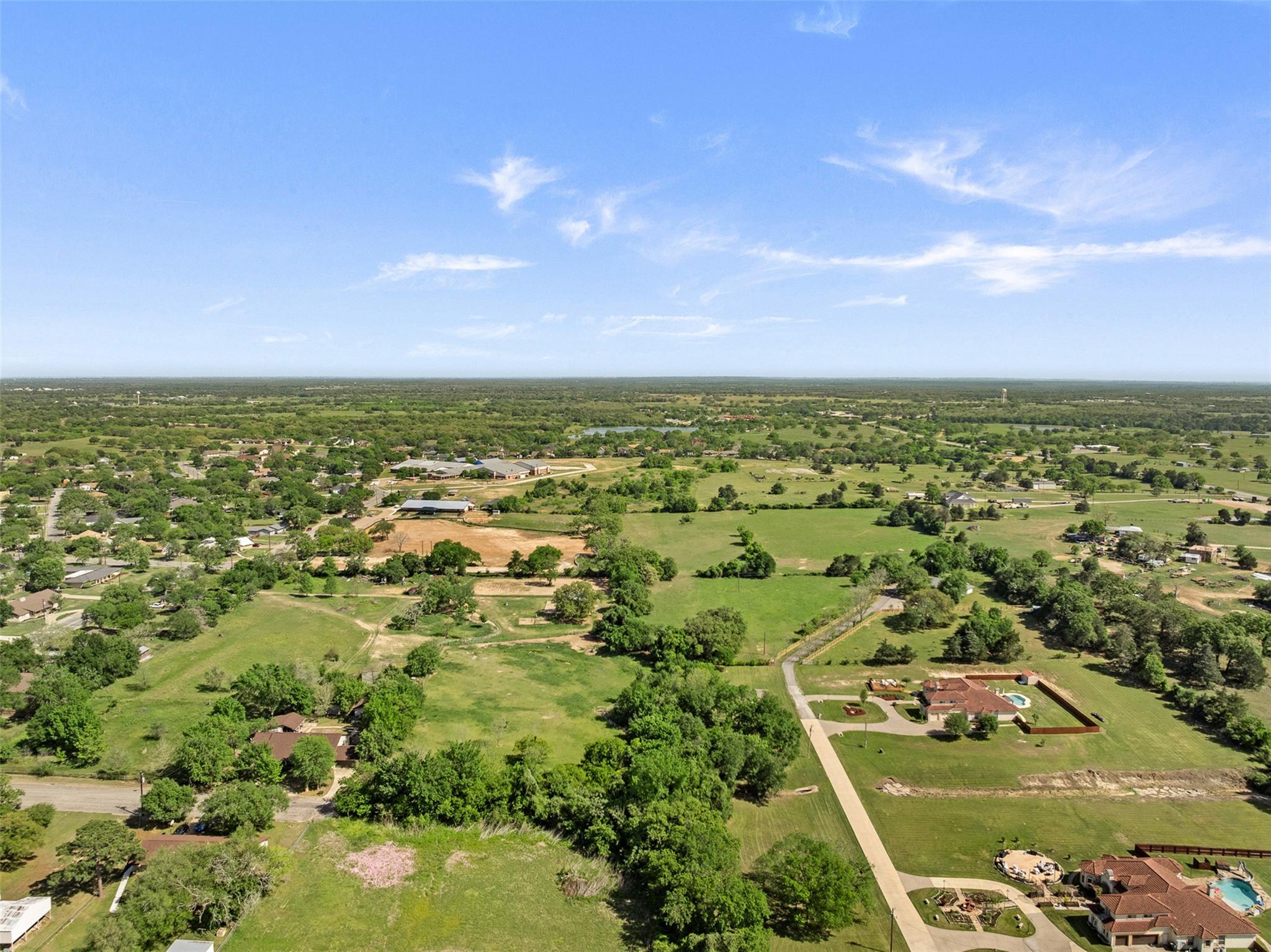 1010 E Industry St Property Photo 16