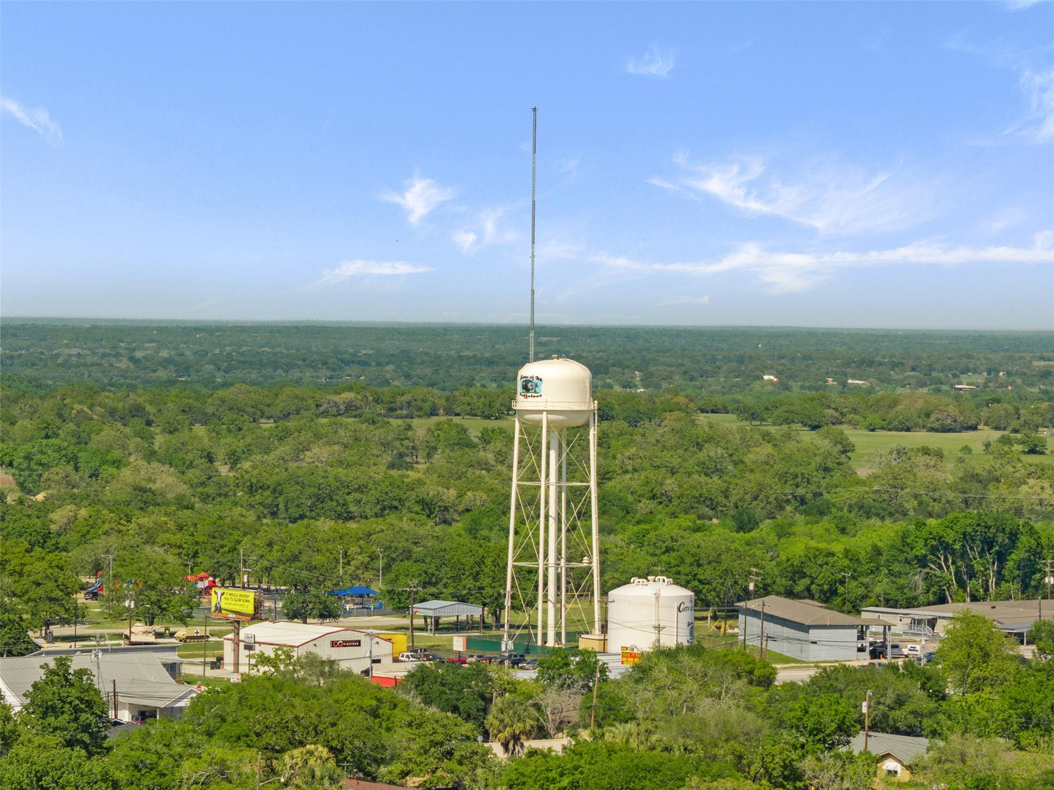 1010 E Industry St Property Photo 34