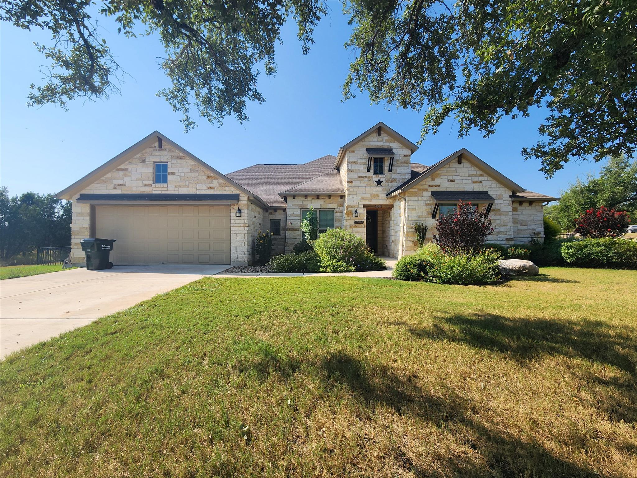 101 Rocky Summit Ct Property Photo 1