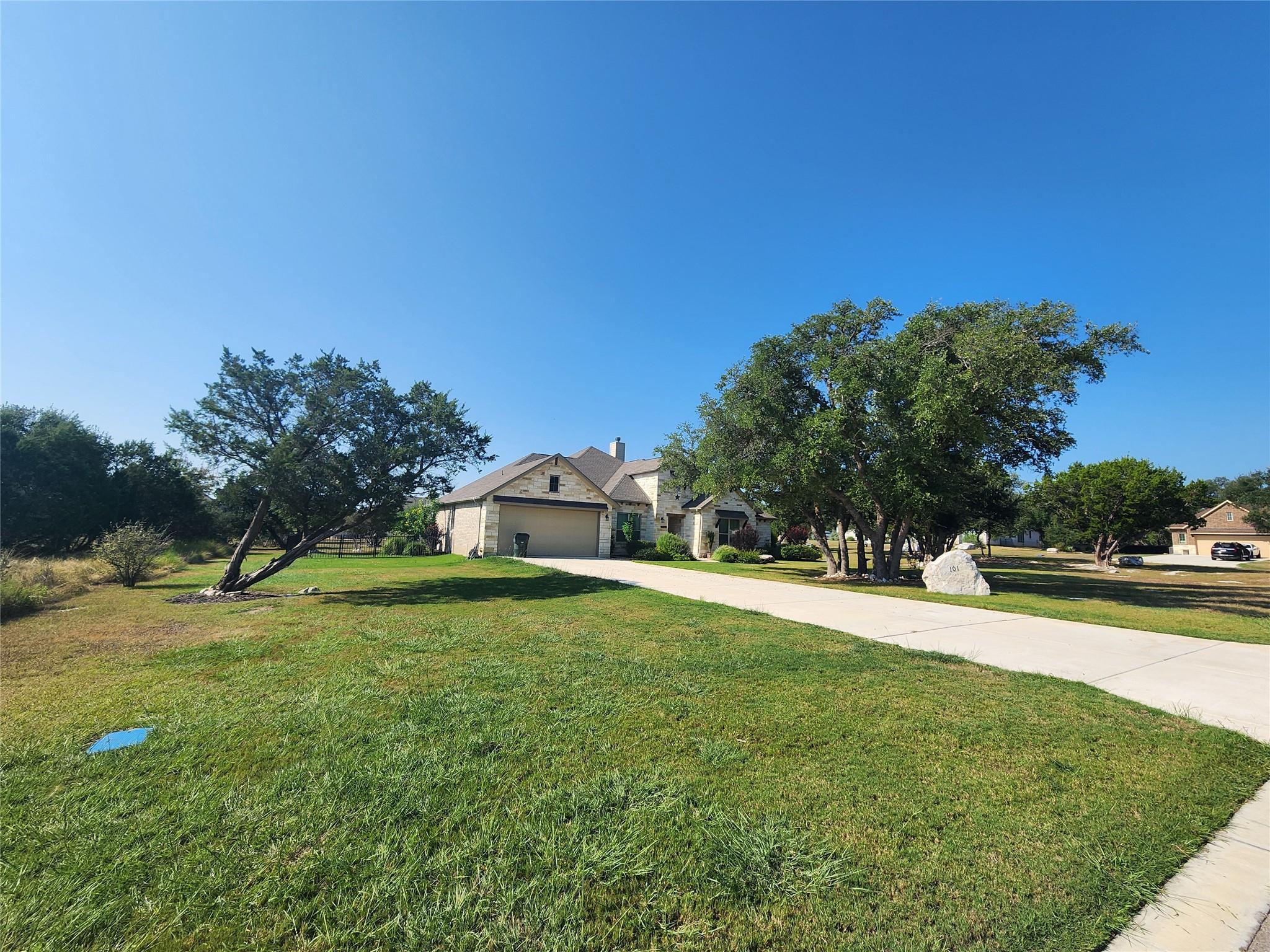 101 Rocky Summit Ct Property Photo 2