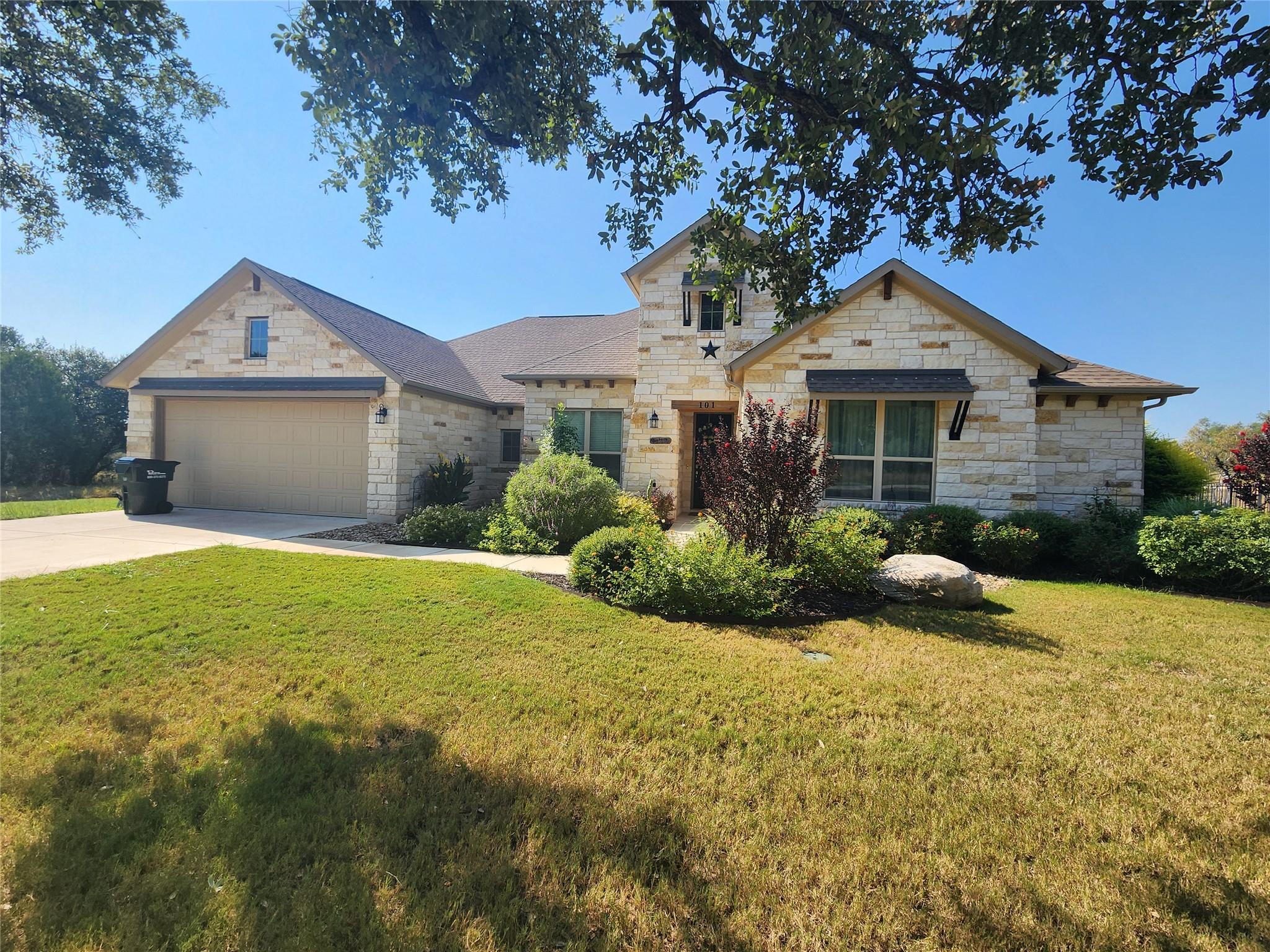 101 Rocky Summit Ct Property Photo 4
