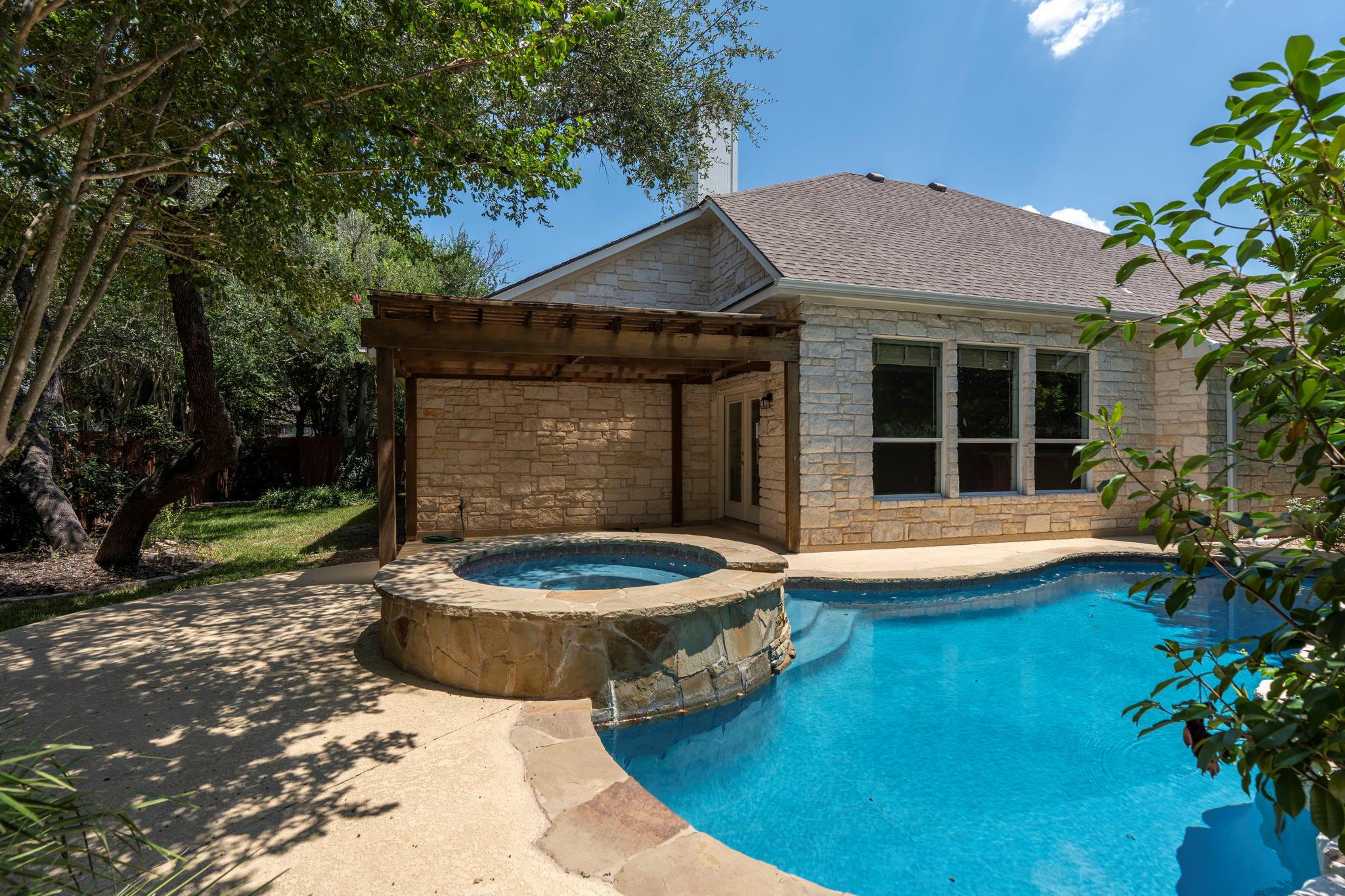 6304 Salcon Cliff Dr Property Photo 1