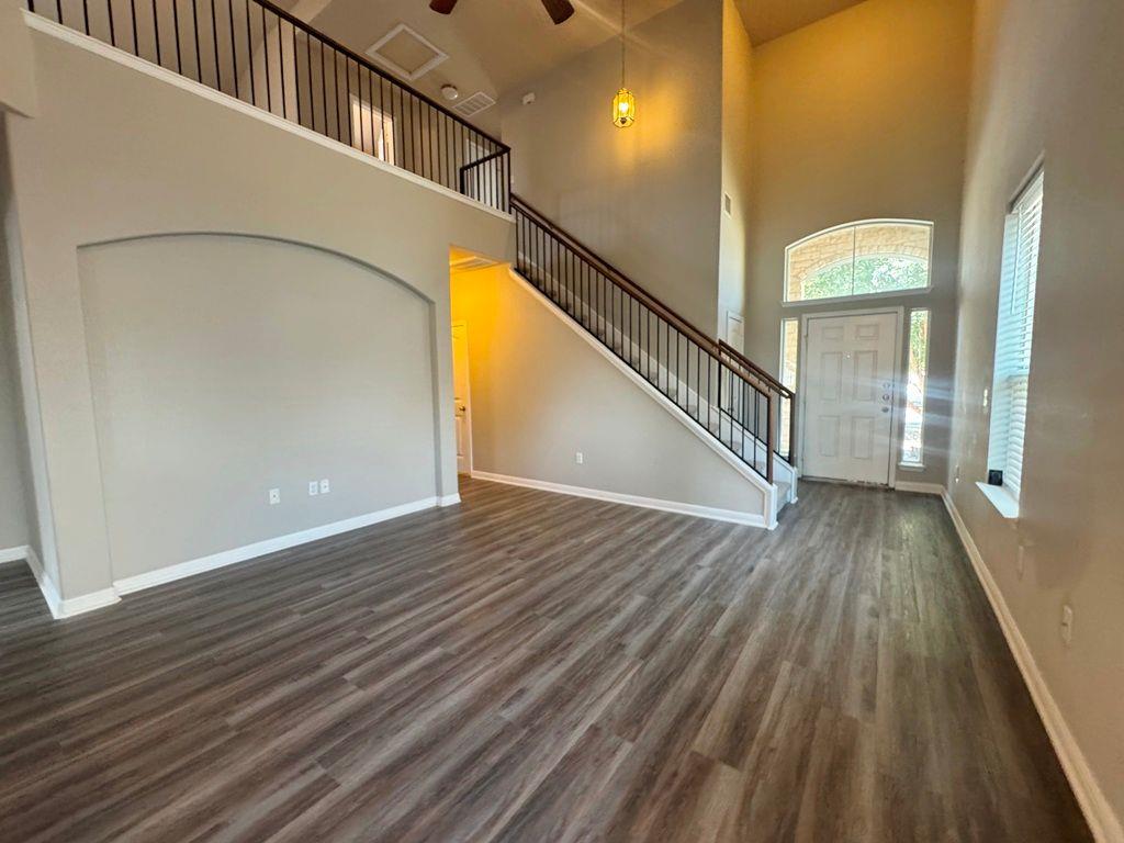 120 Kingfisher Ln Property Photo 8