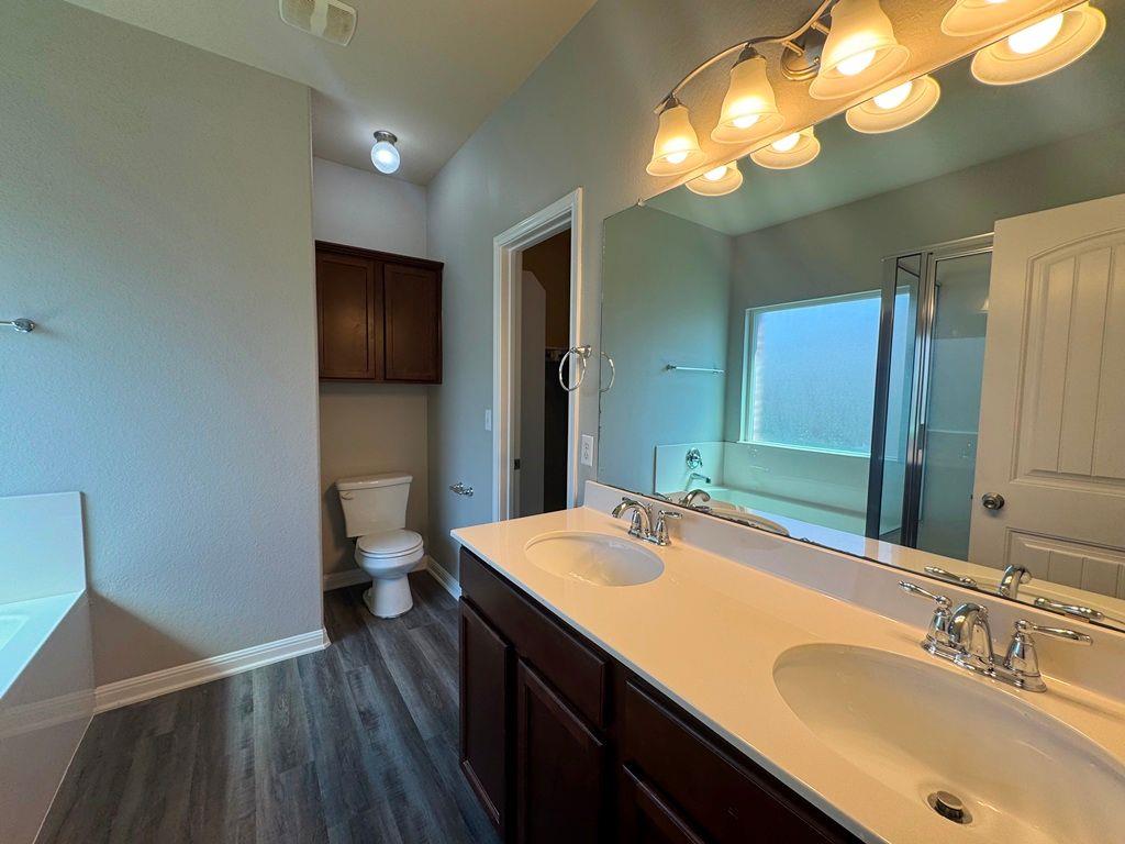 120 Kingfisher Ln Property Photo 18
